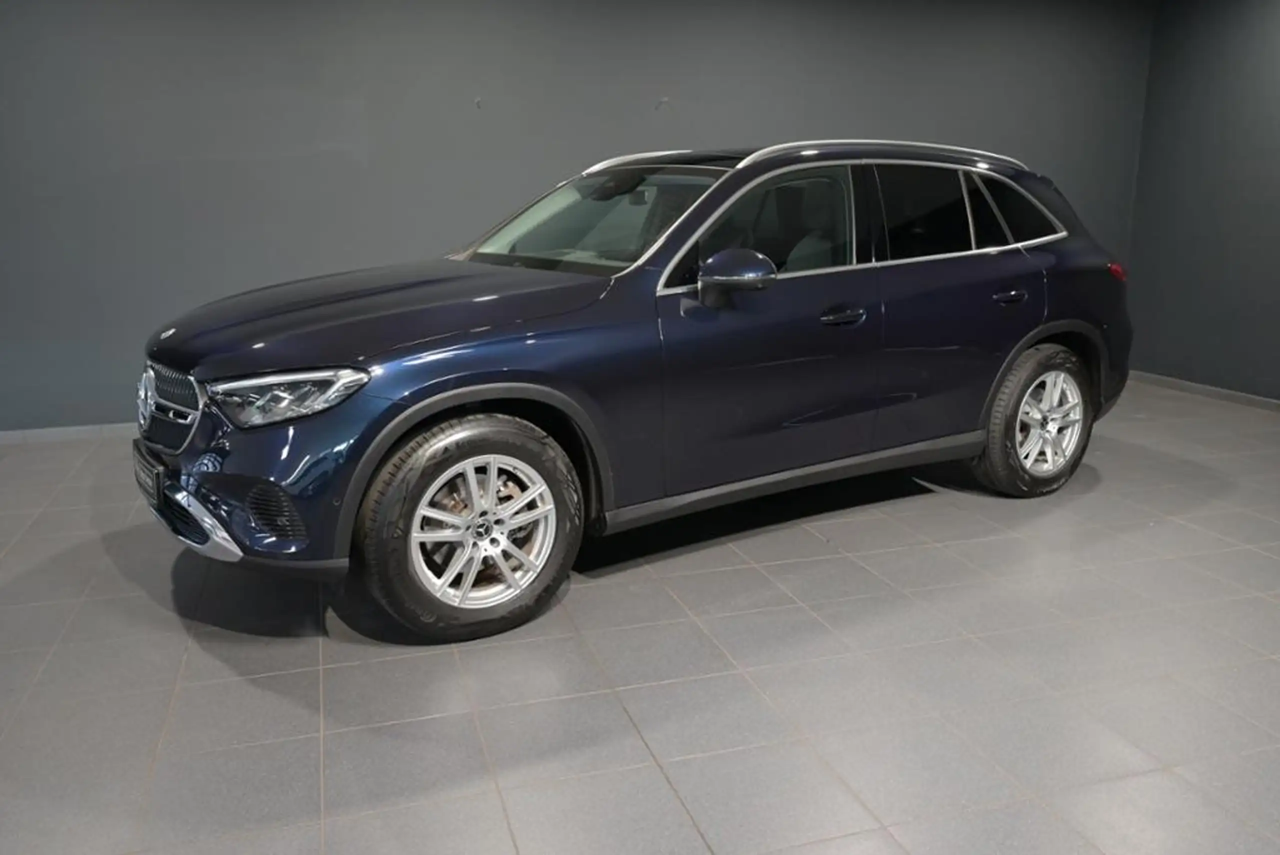 Mercedes-Benz - GLC 220