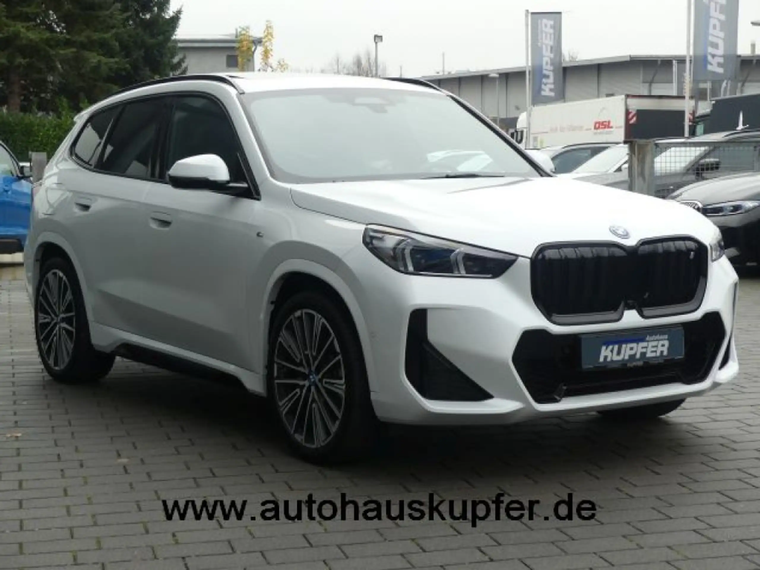 BMW - X1