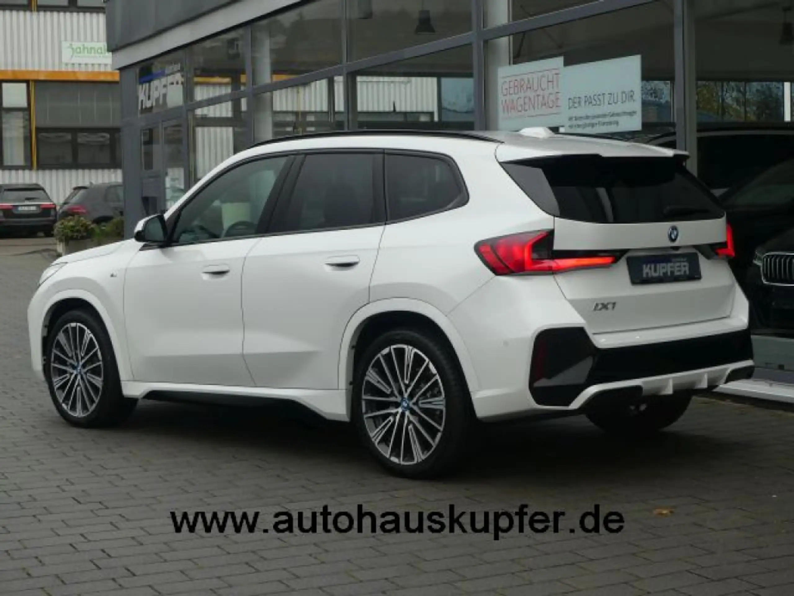 BMW - X1