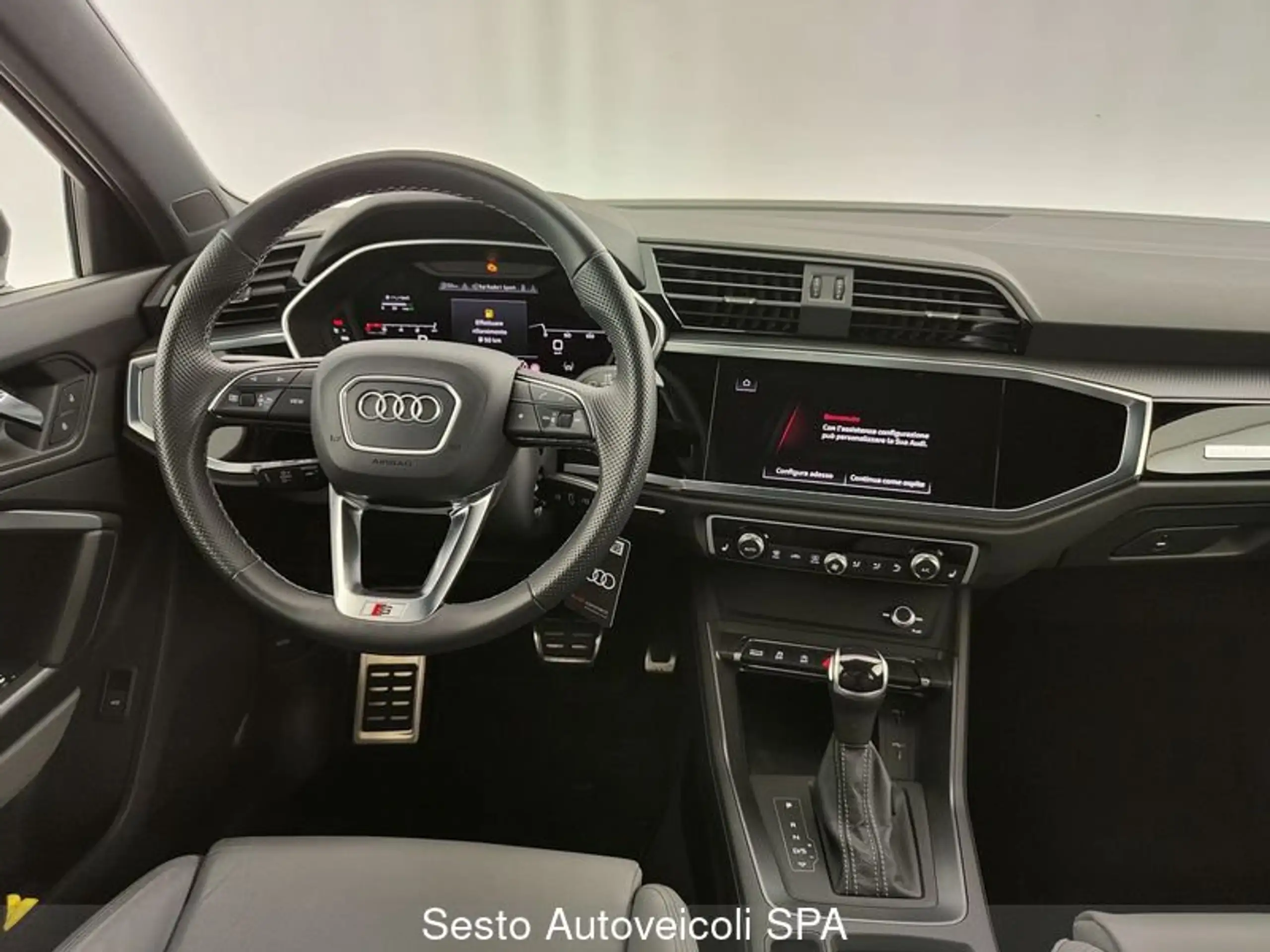 Audi - Q3