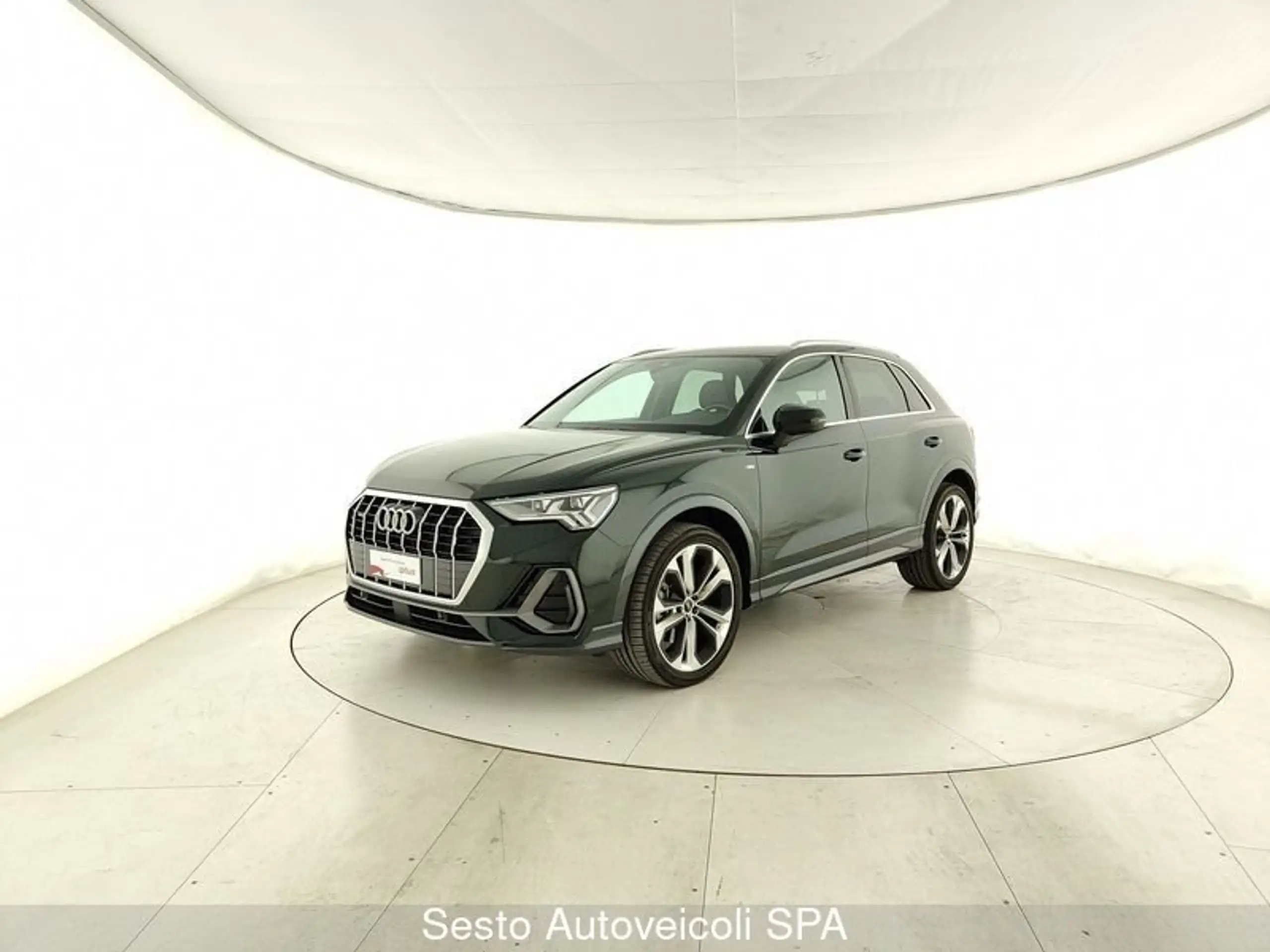 Audi - Q3