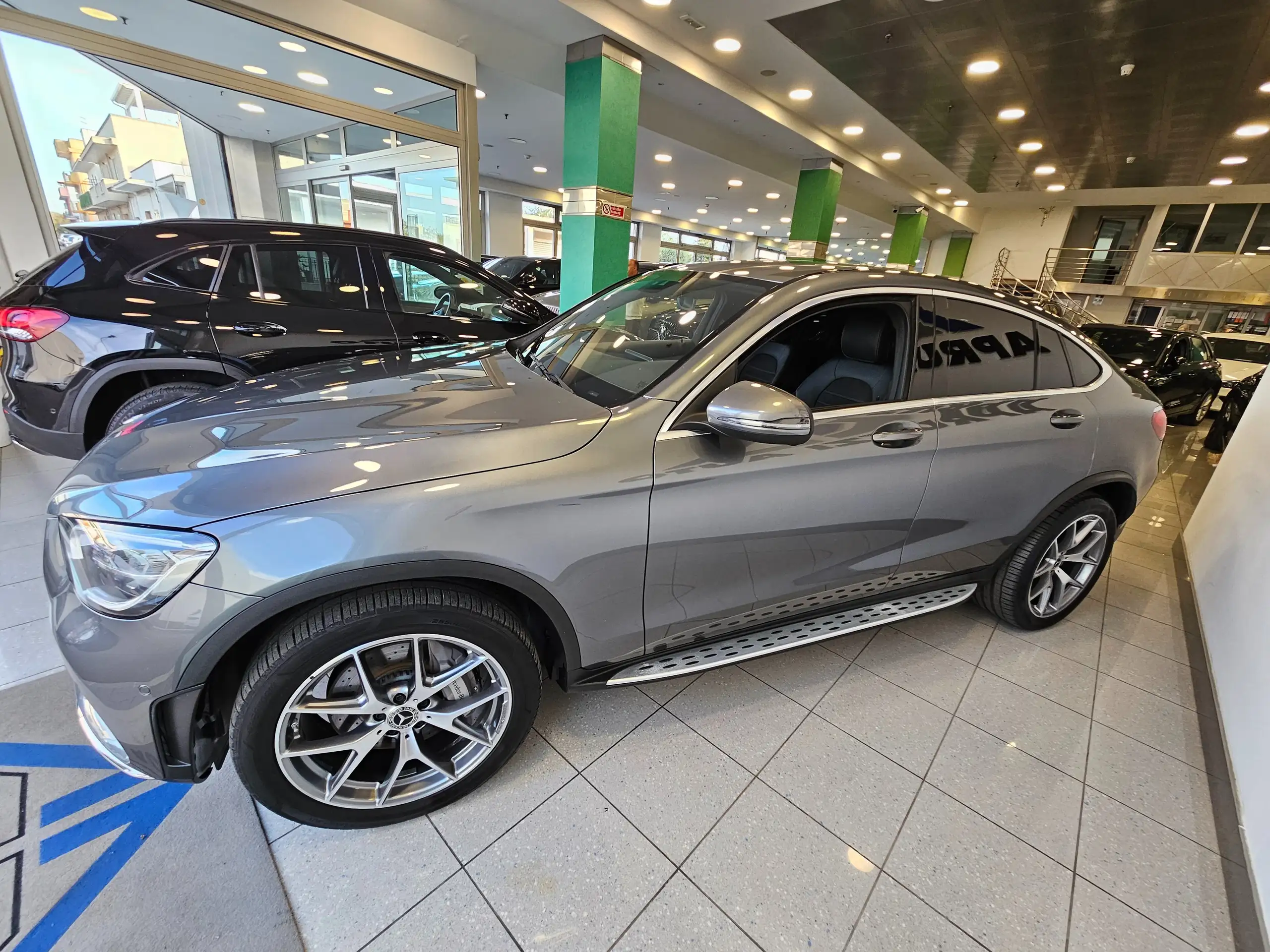 Mercedes-Benz - GLC 300