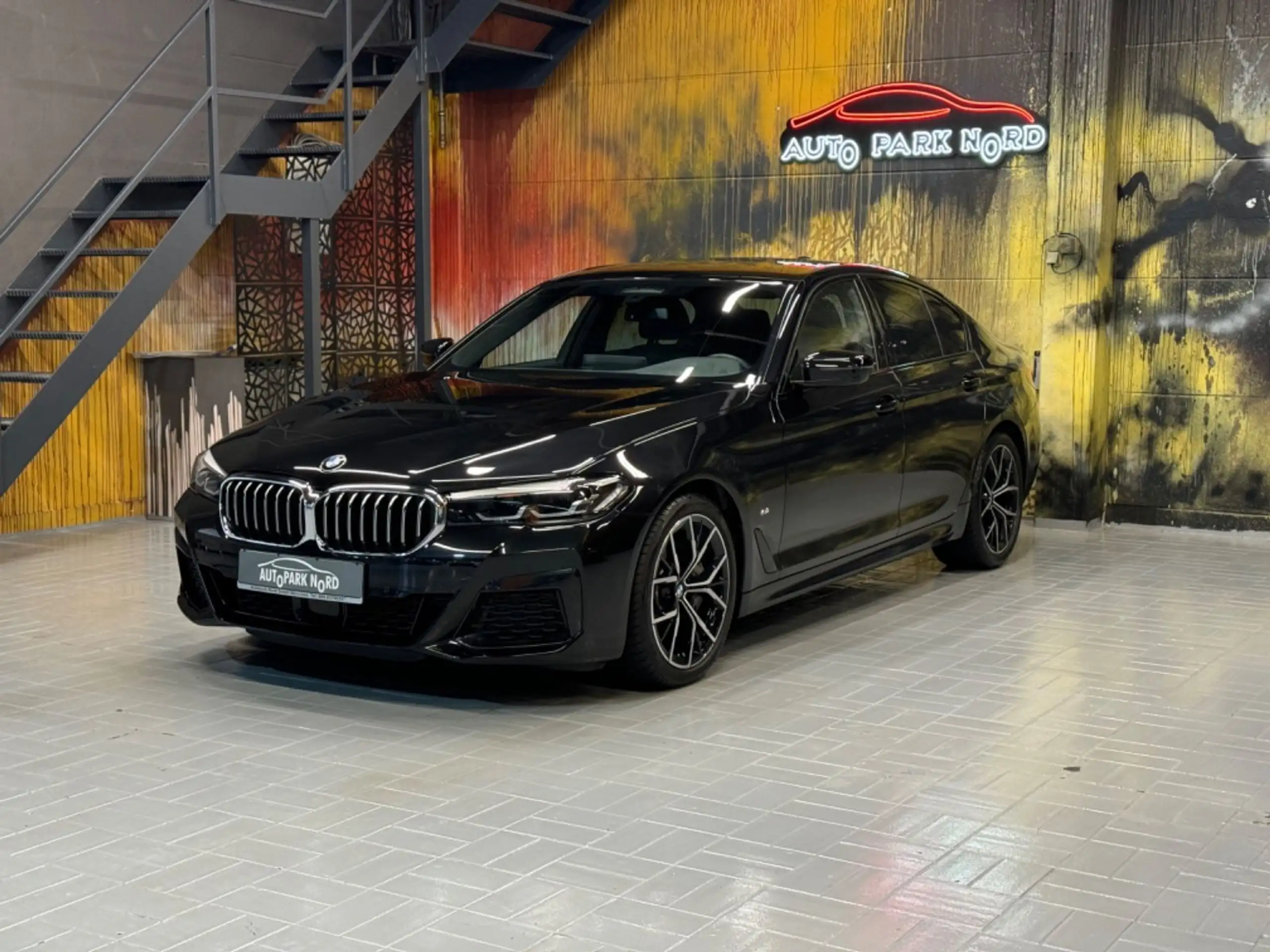 BMW - 530