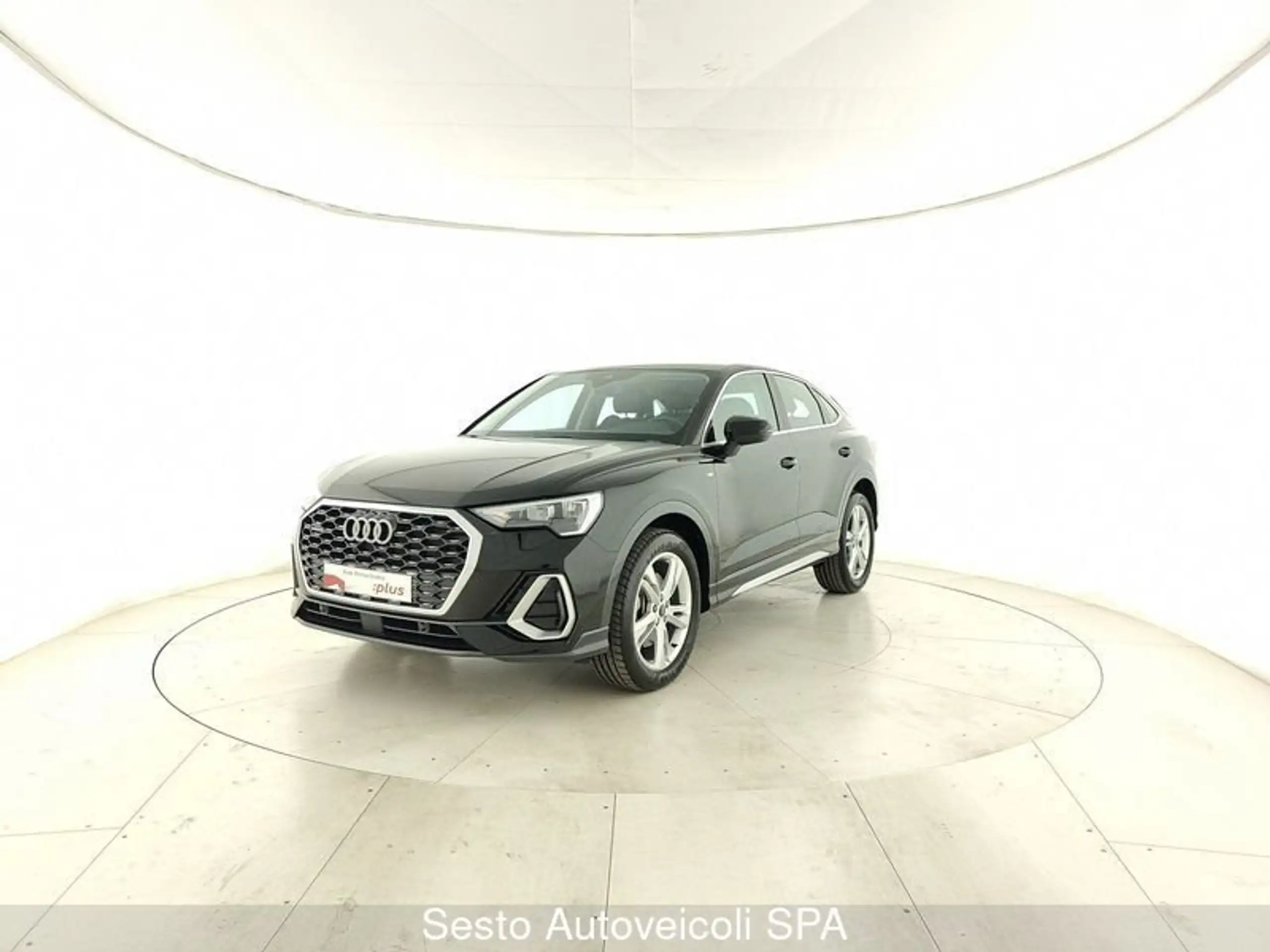 Audi - Q3