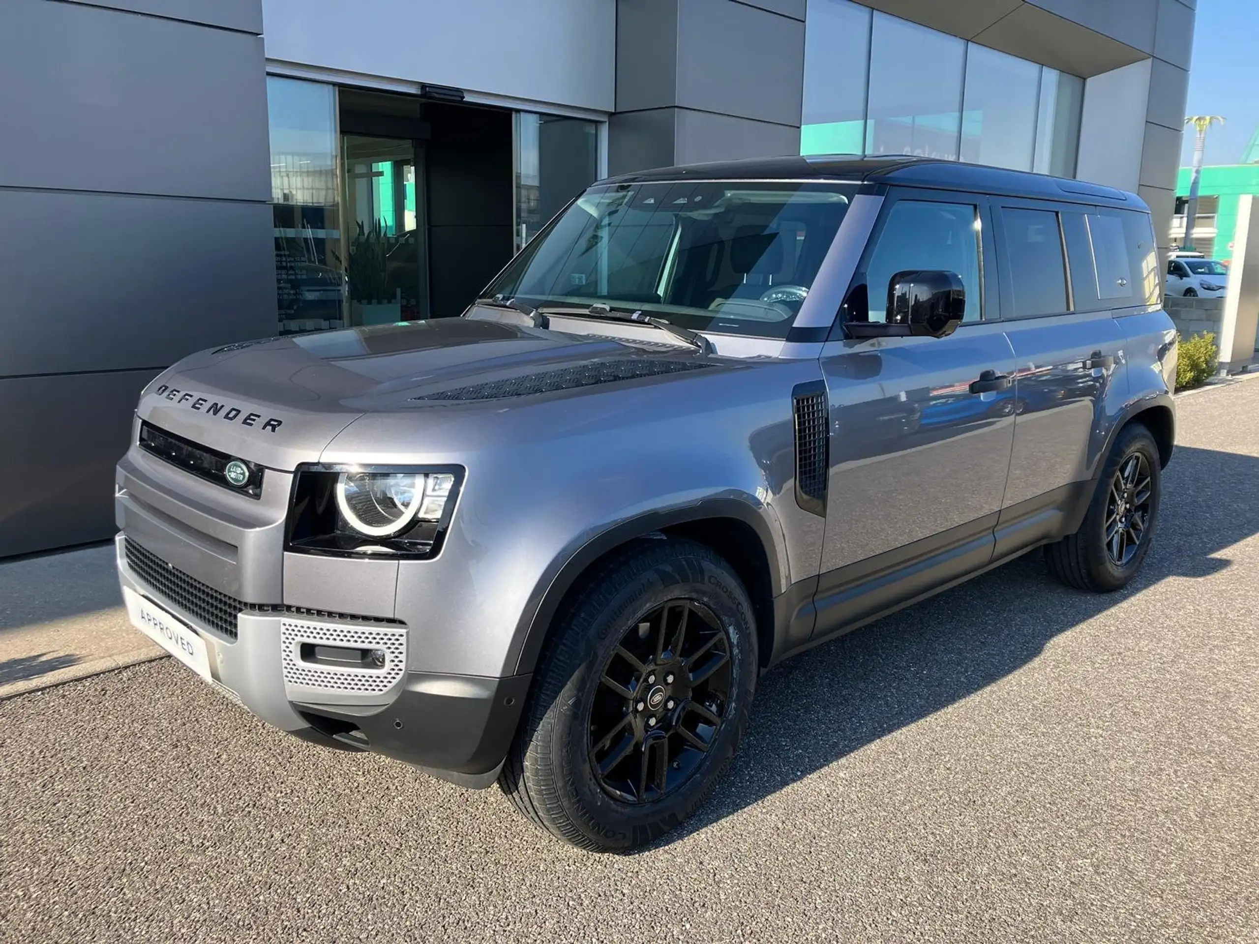 Land Rover Defender 2021