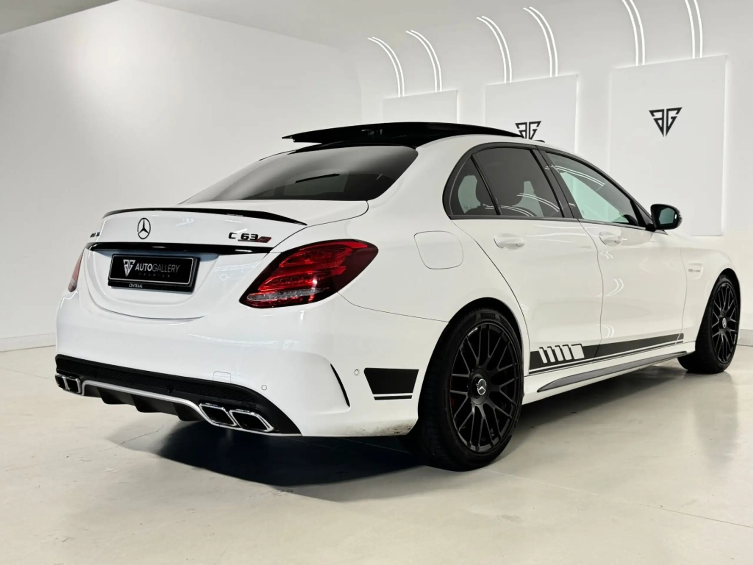 Mercedes-Benz - C 63 AMG