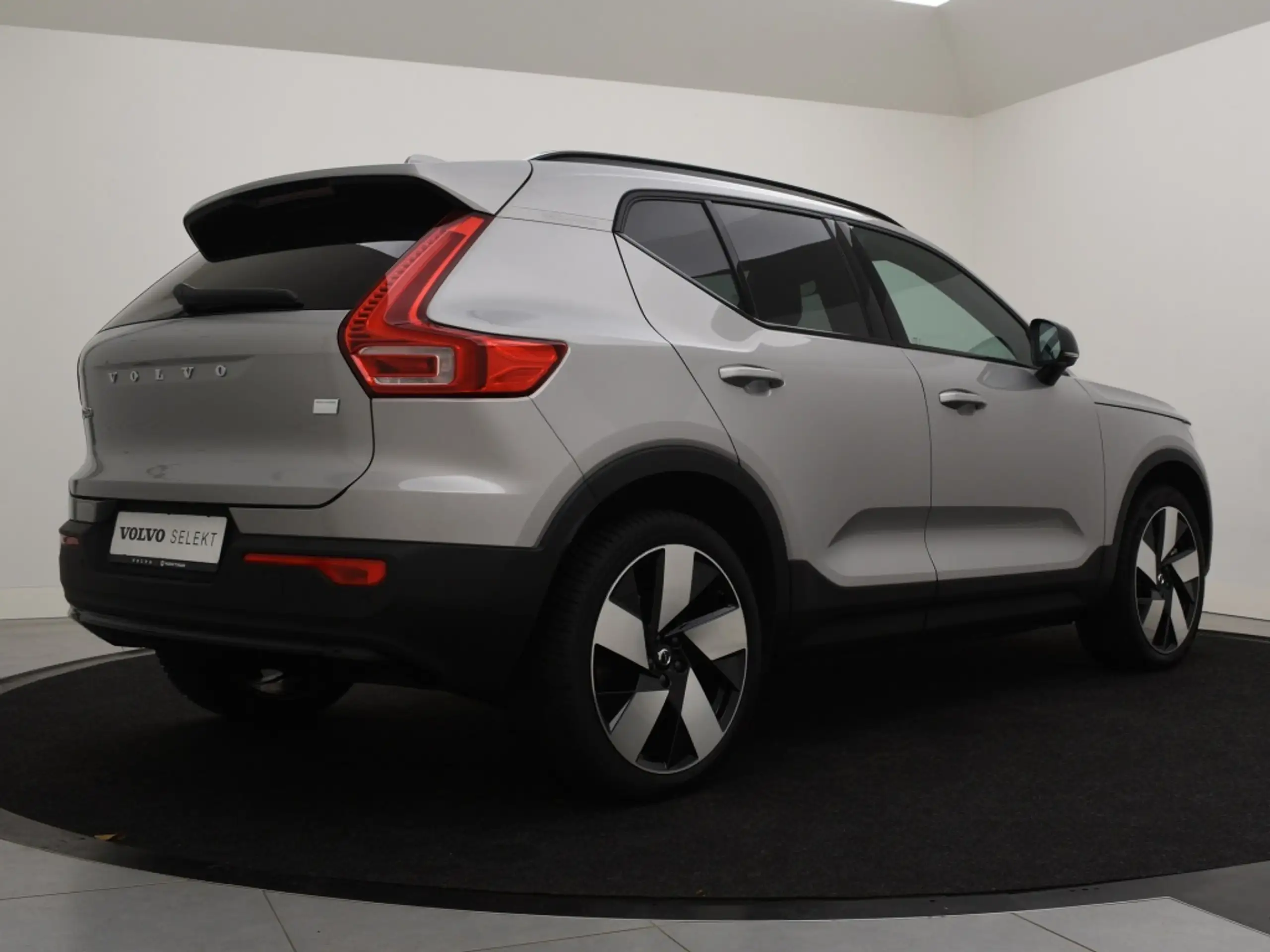 Volvo - XC40