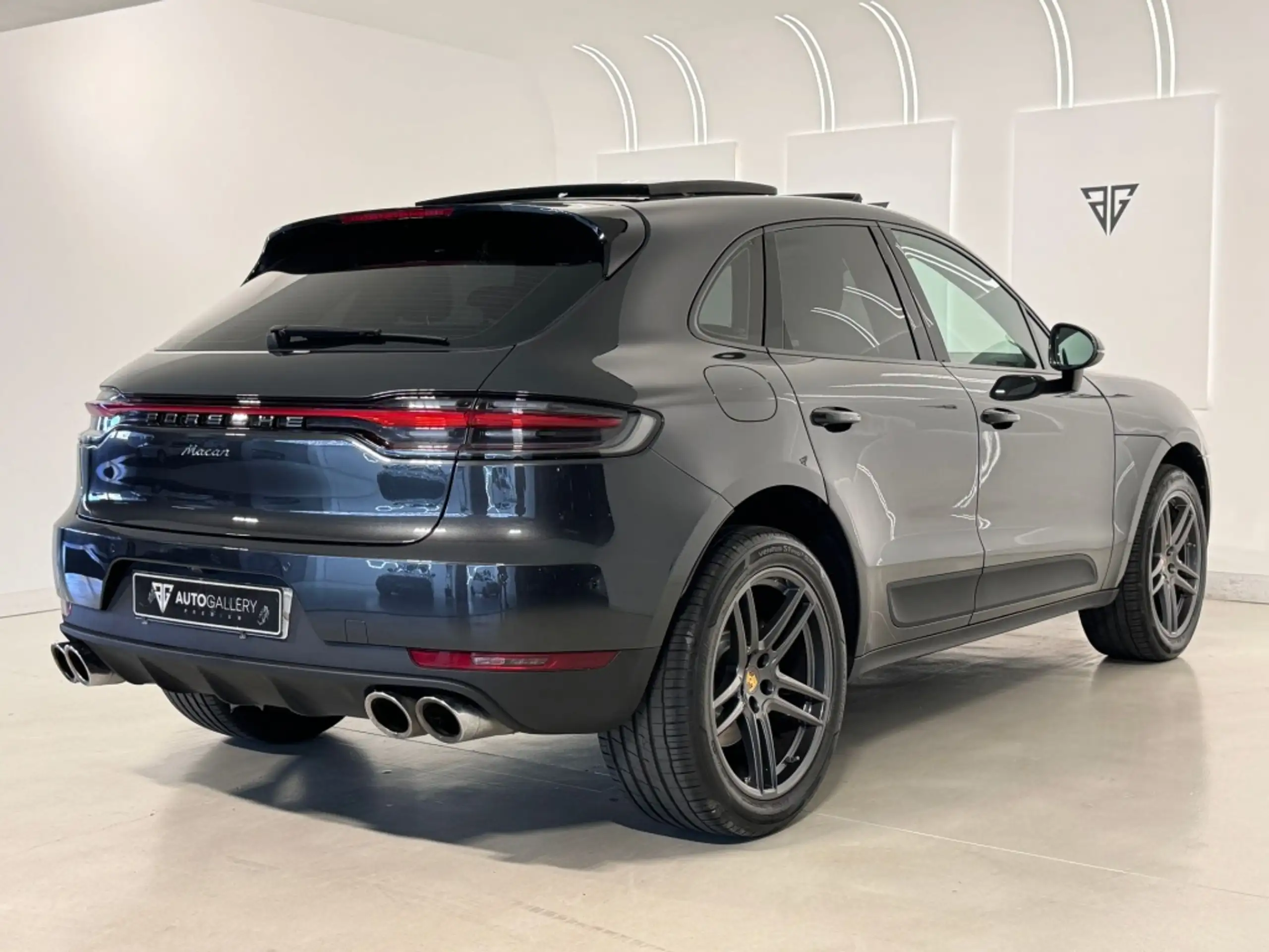 Porsche - Macan