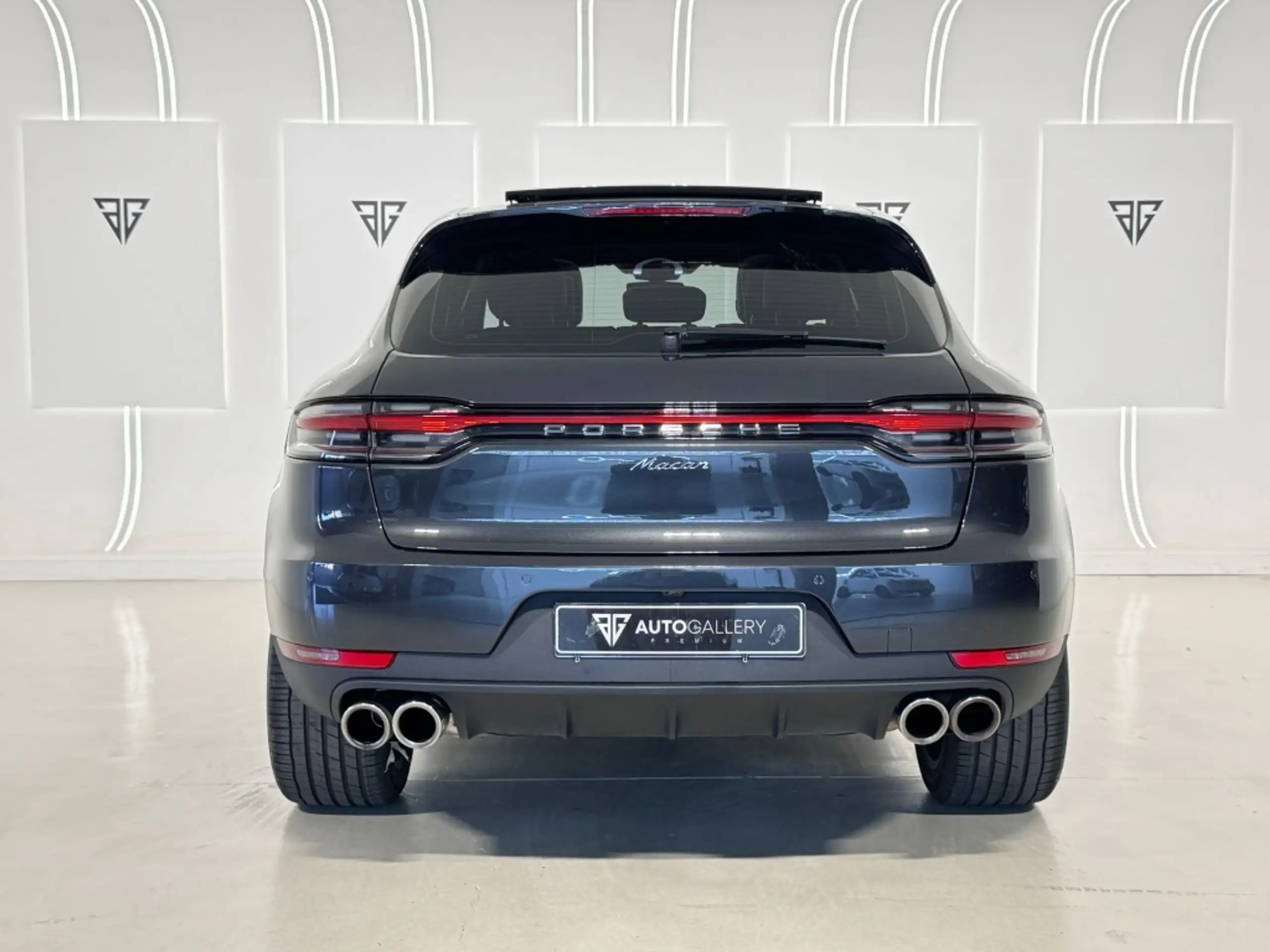 Porsche - Macan