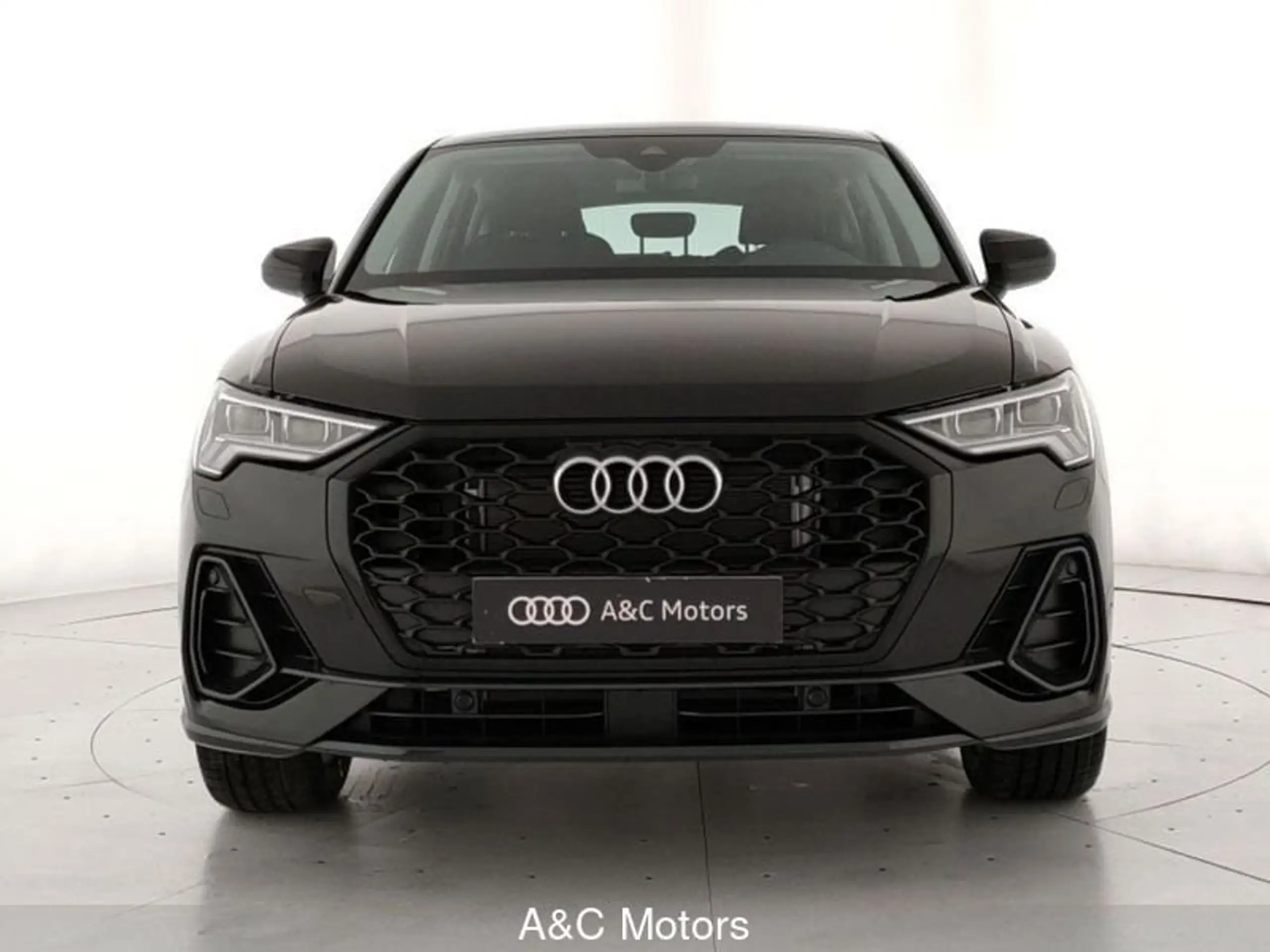 Audi - Q3