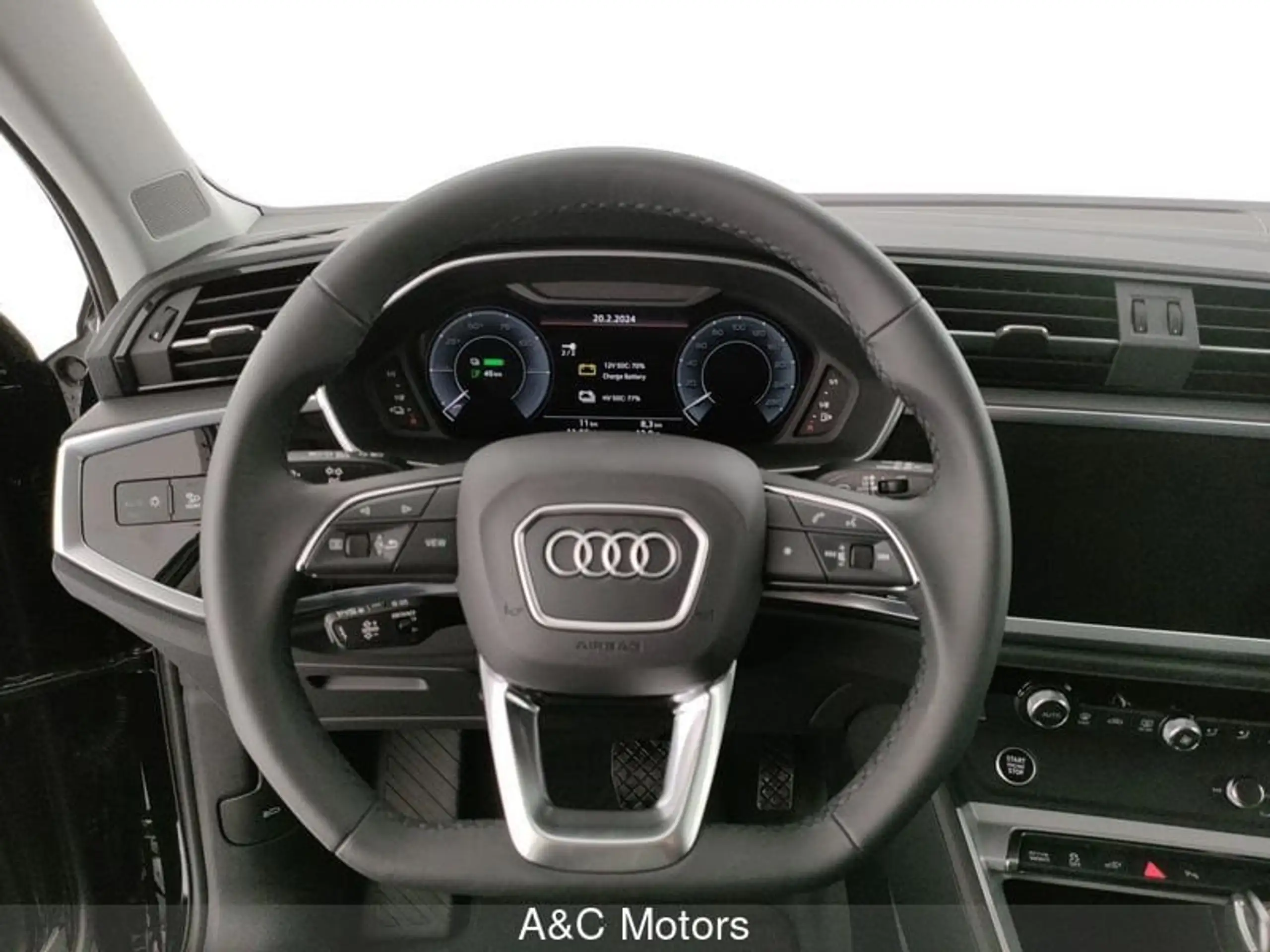 Audi - Q3