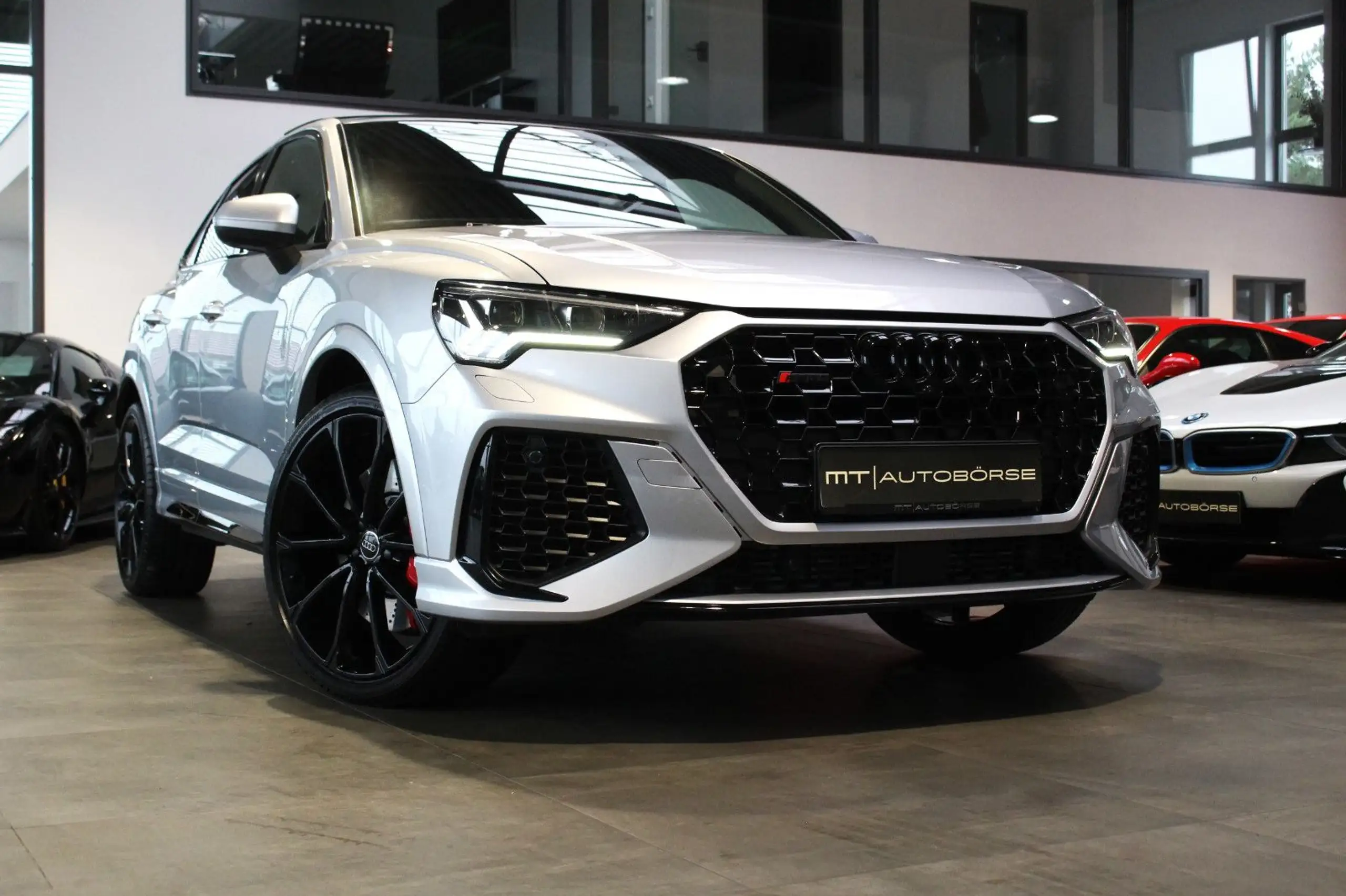 Audi - RS Q3