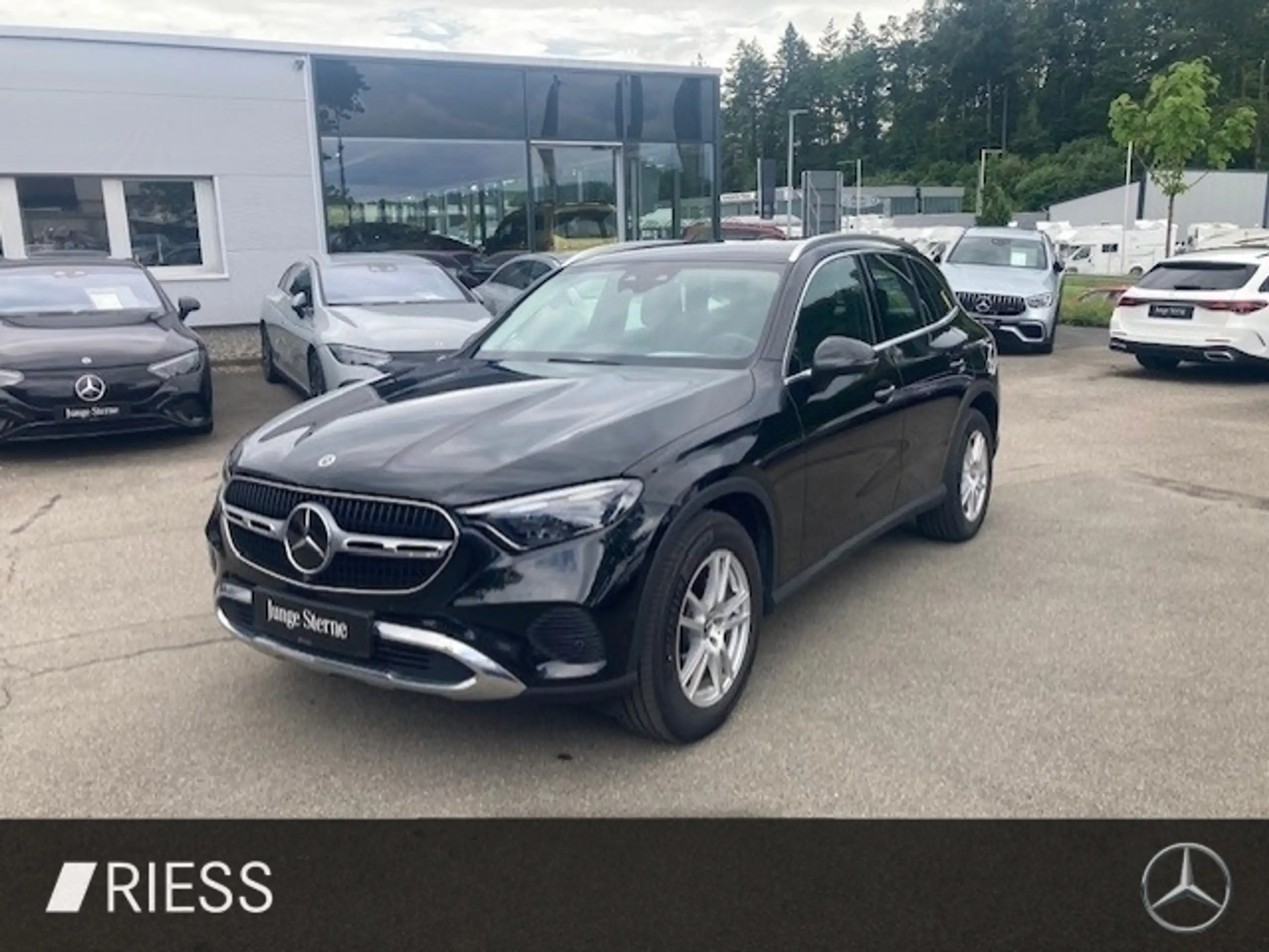 Mercedes-Benz - GLC 220