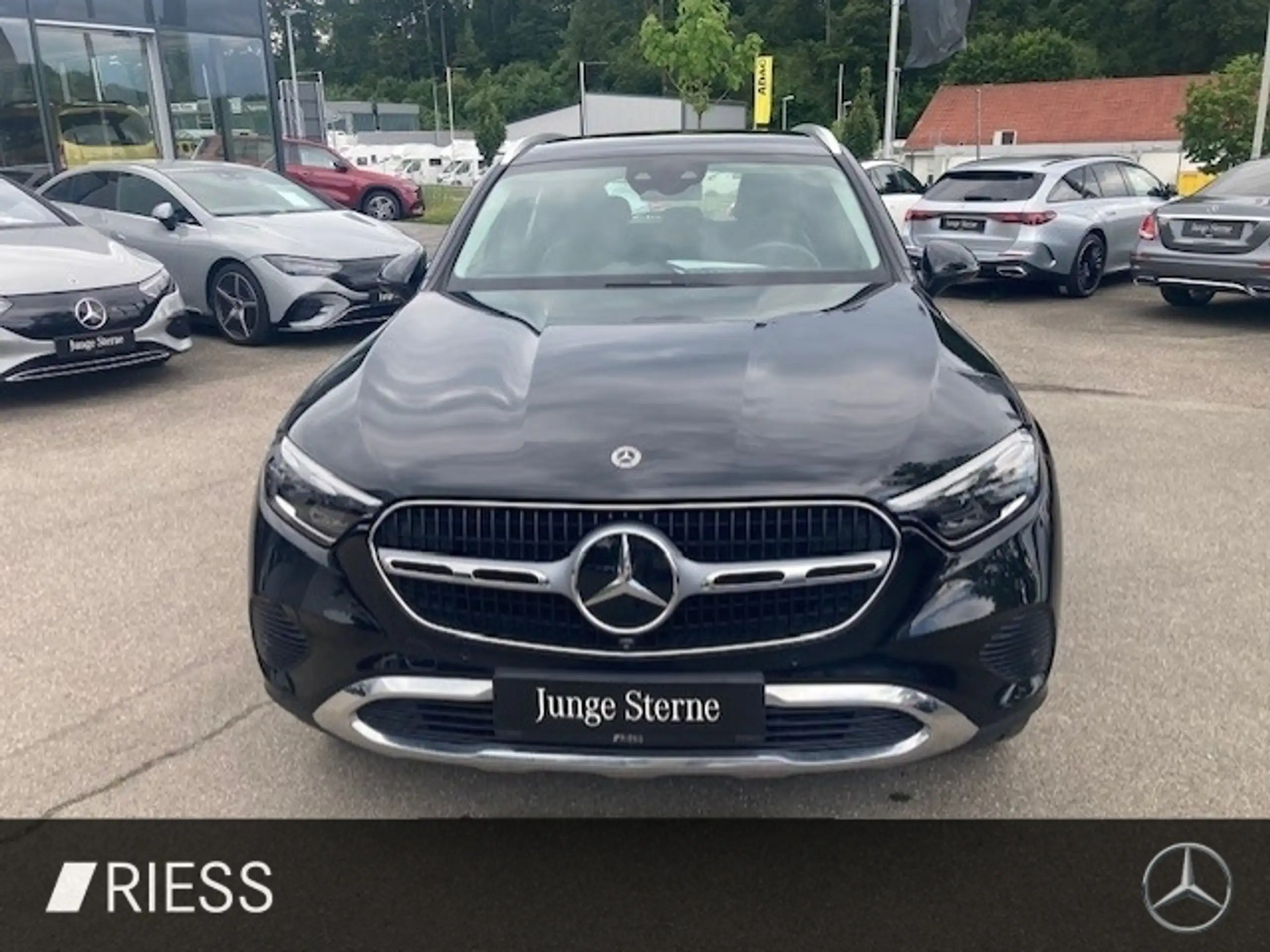 Mercedes-Benz - GLC 220