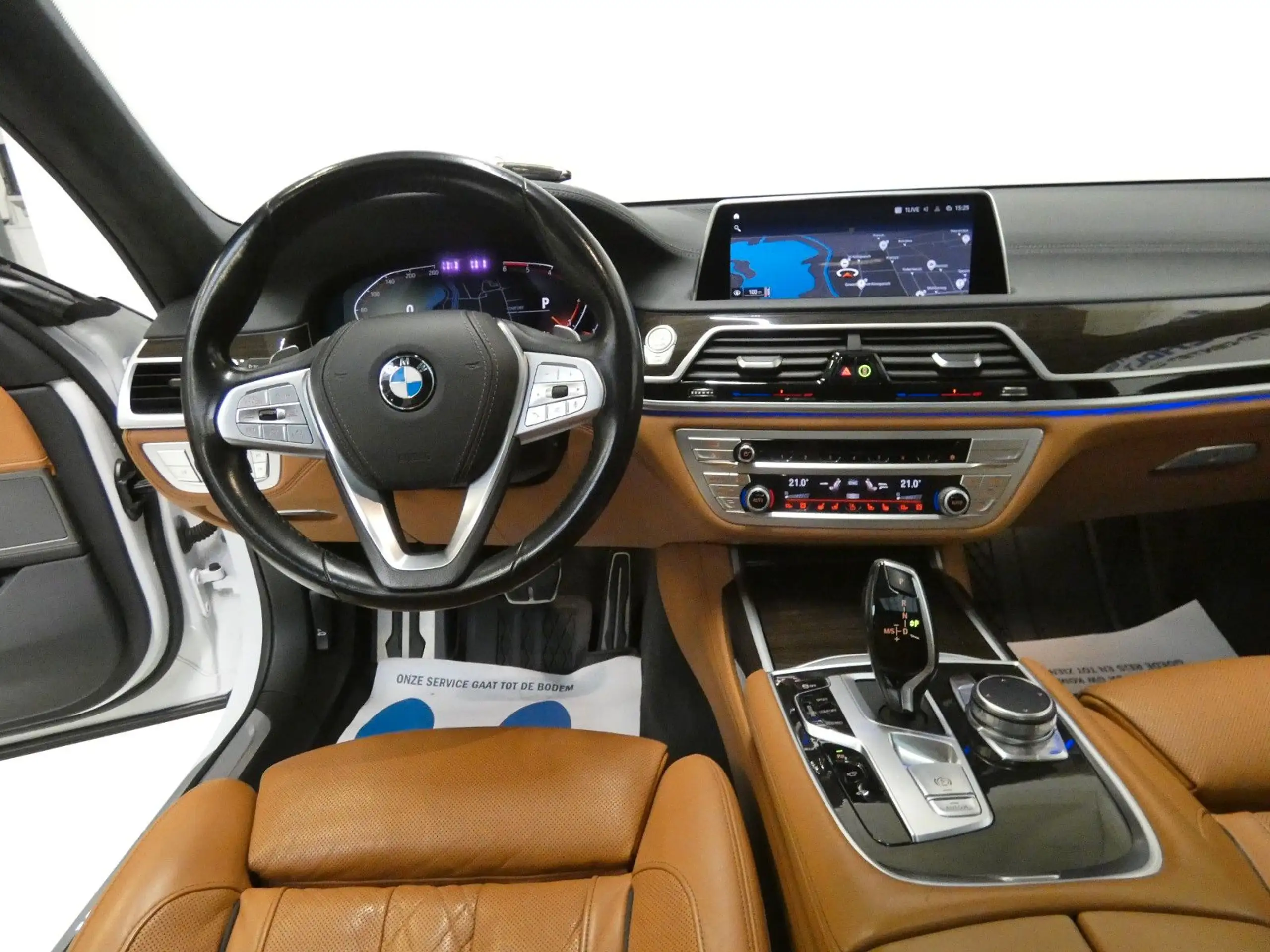 BMW - 740