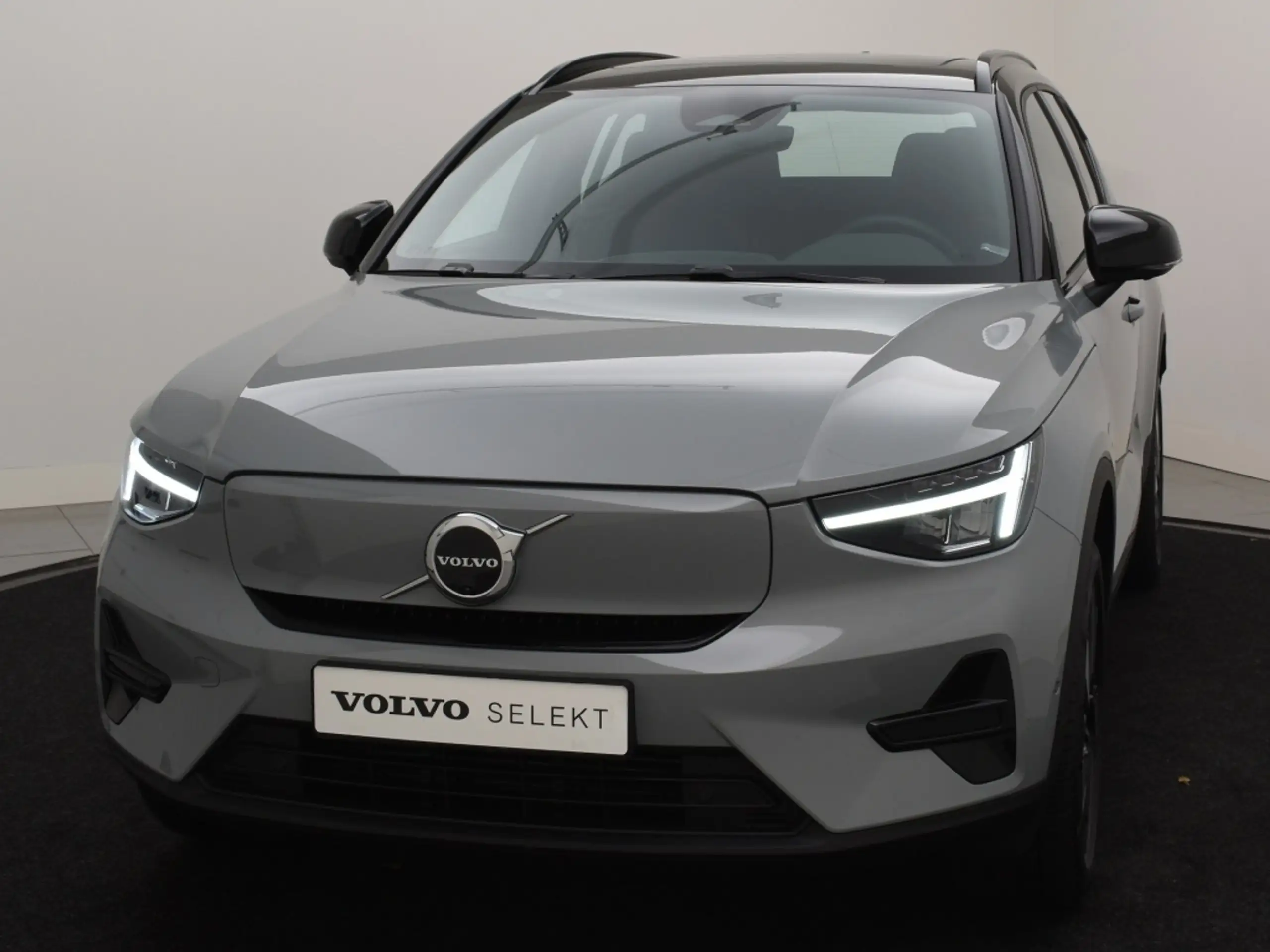 Volvo - EX40