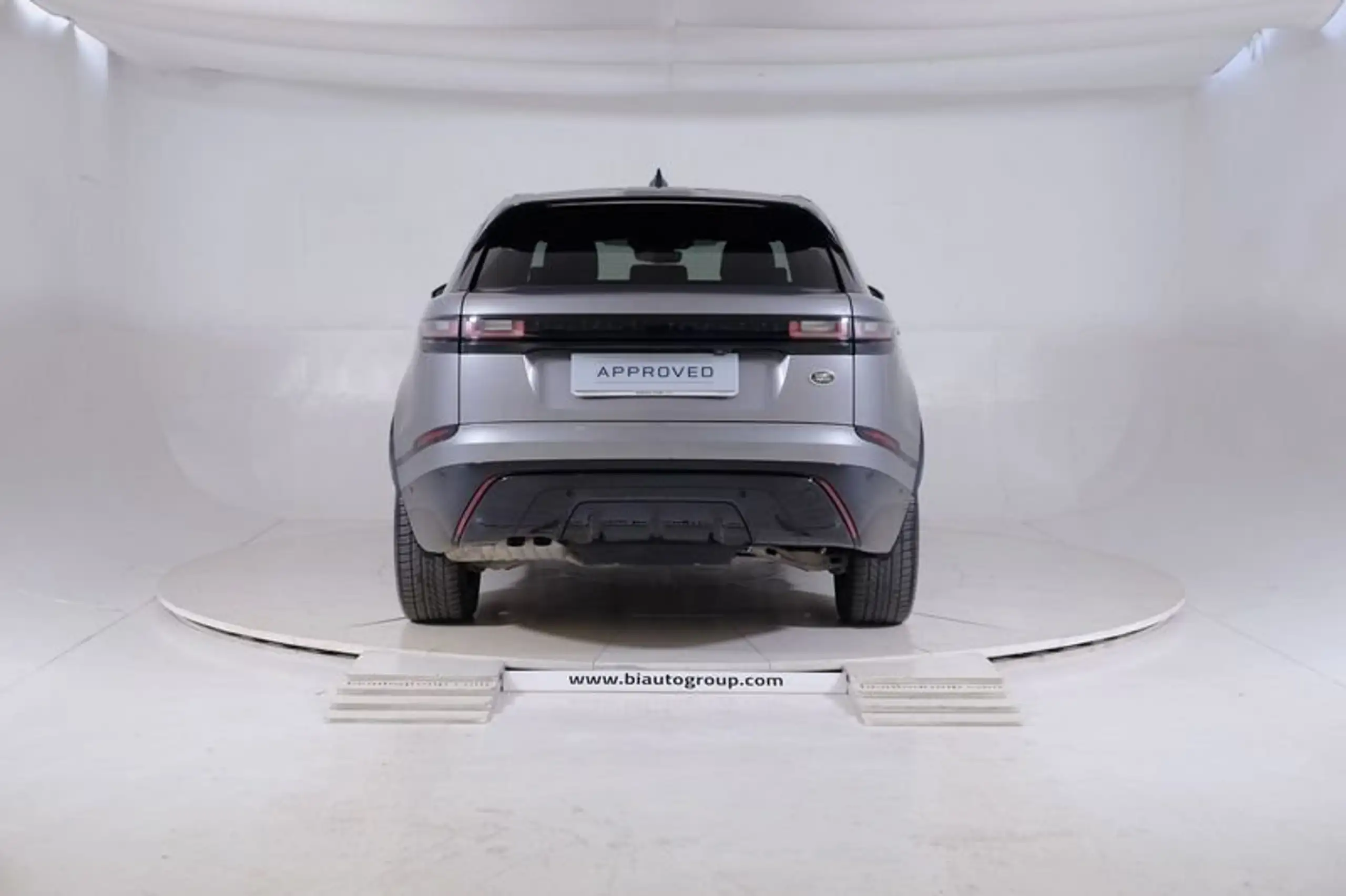 Land Rover - Range Rover Velar