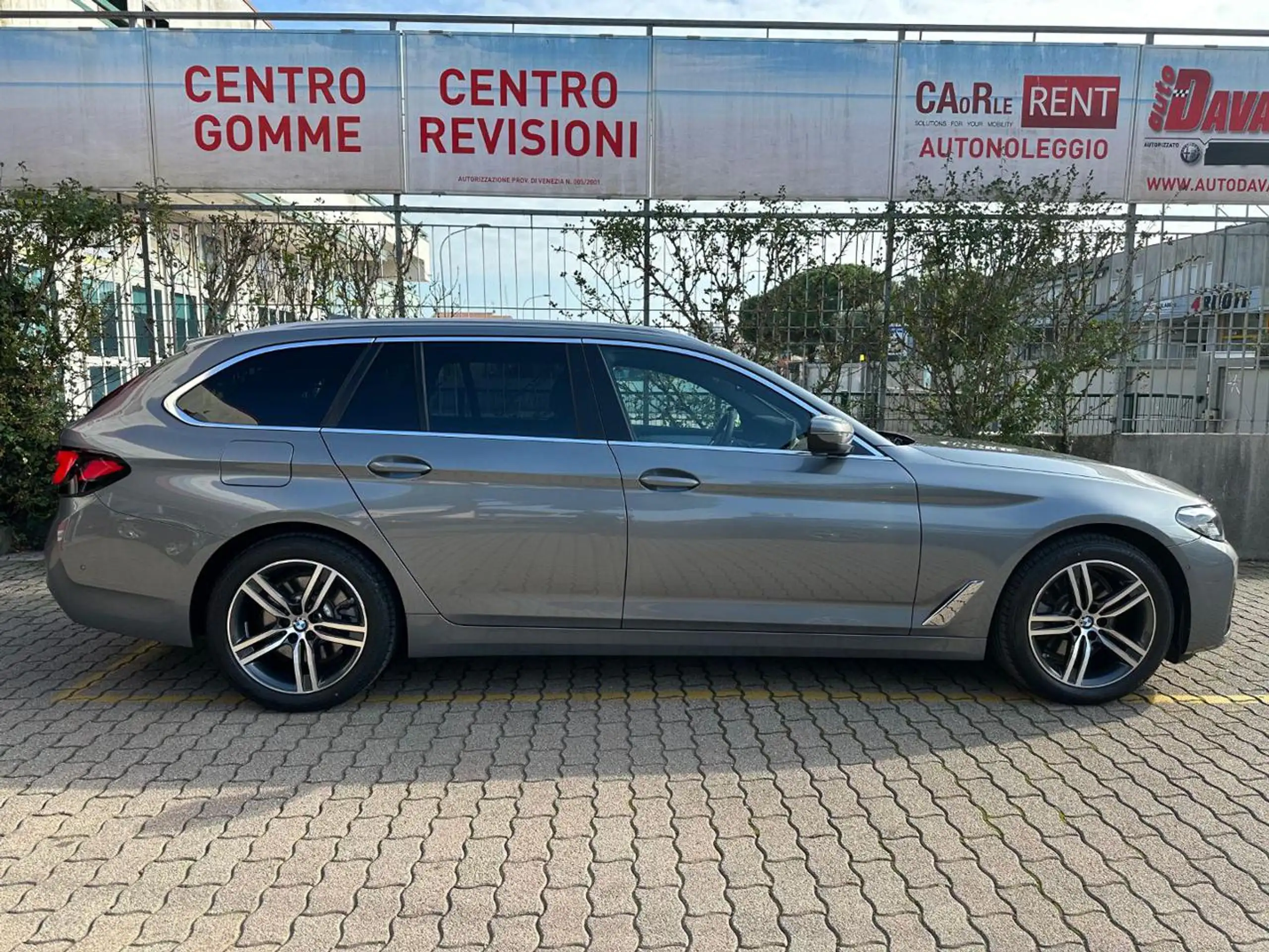 BMW - 520