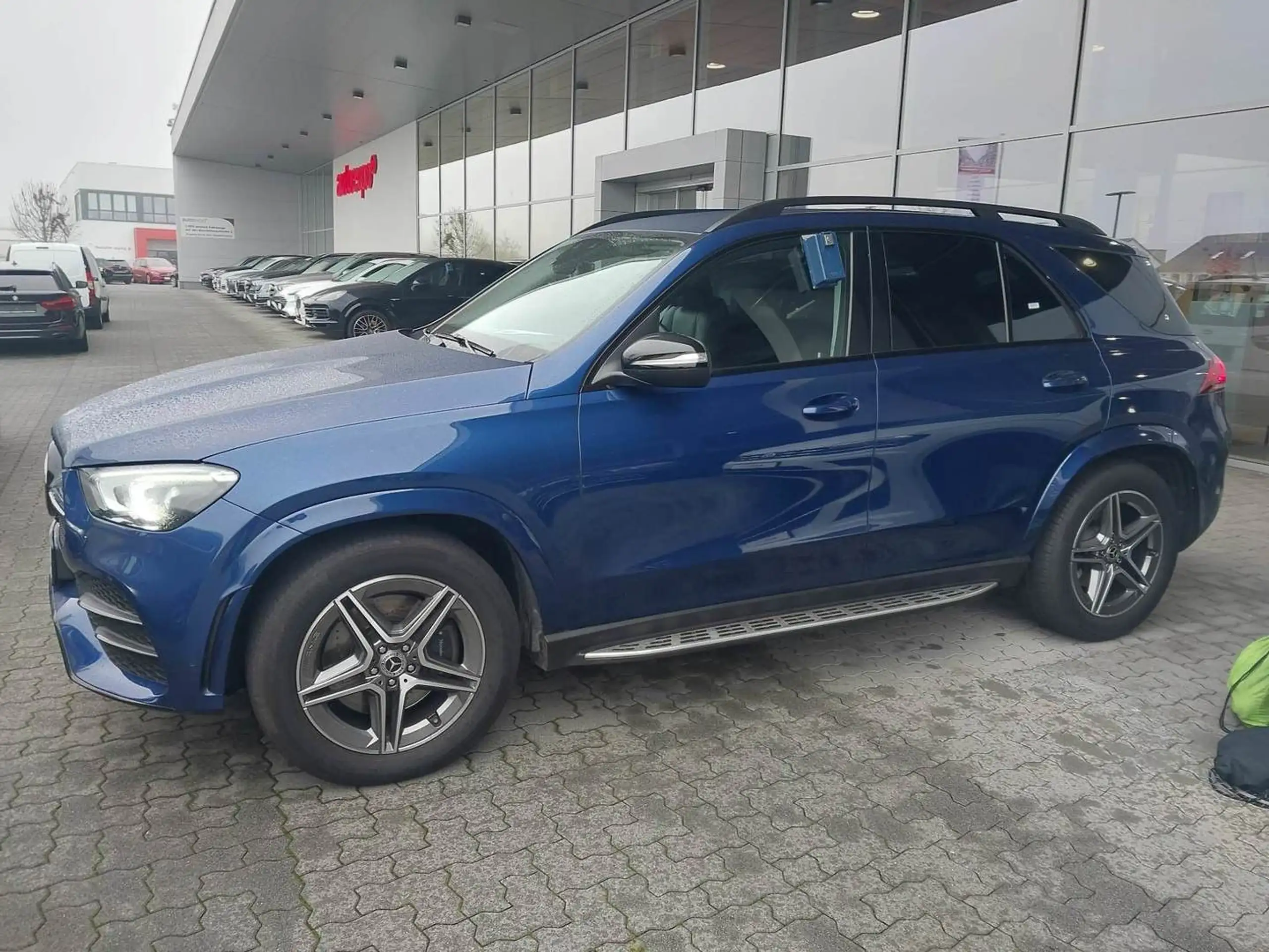 Mercedes-Benz - GLE 300