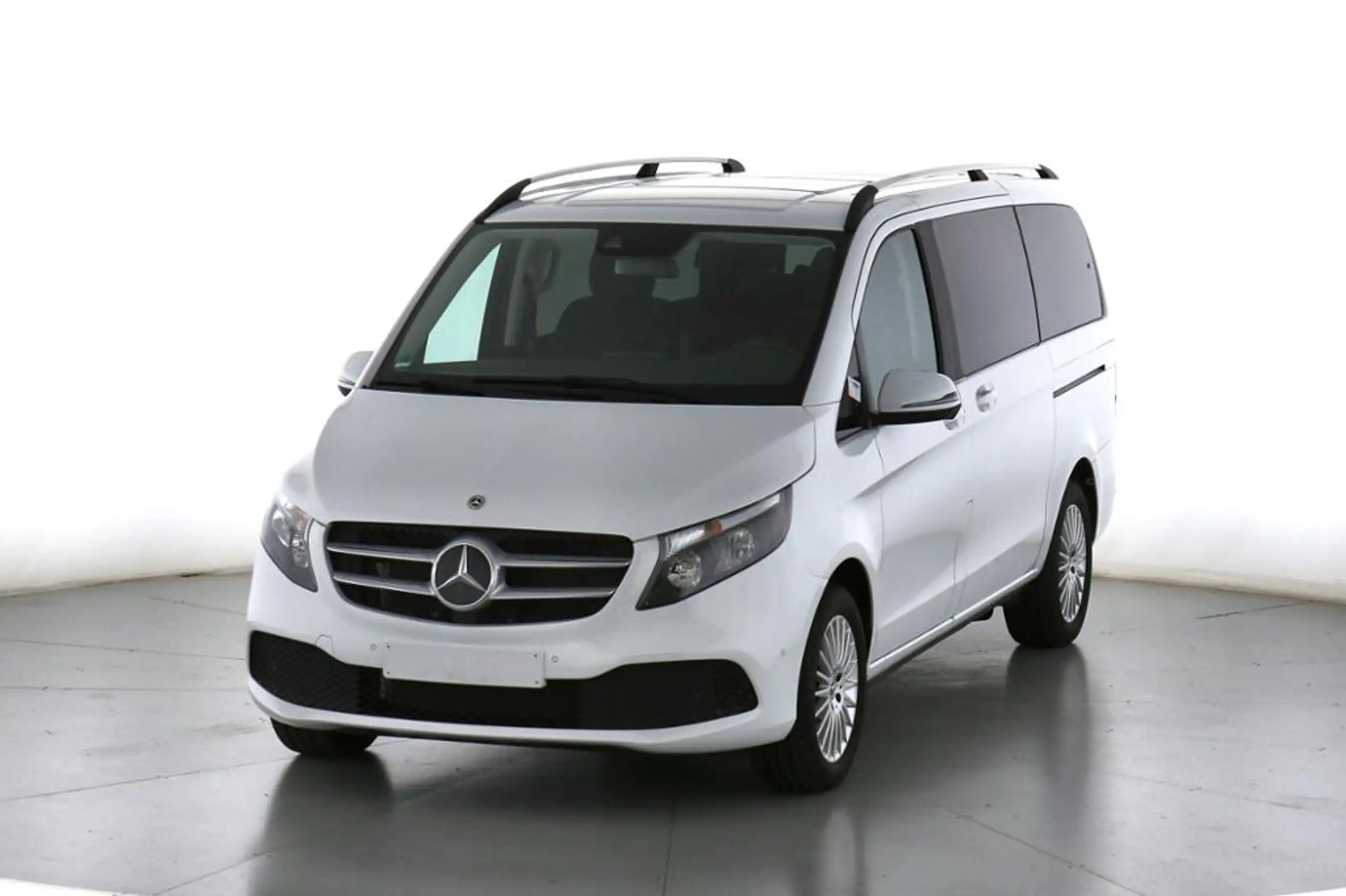 Mercedes-Benz - V 220