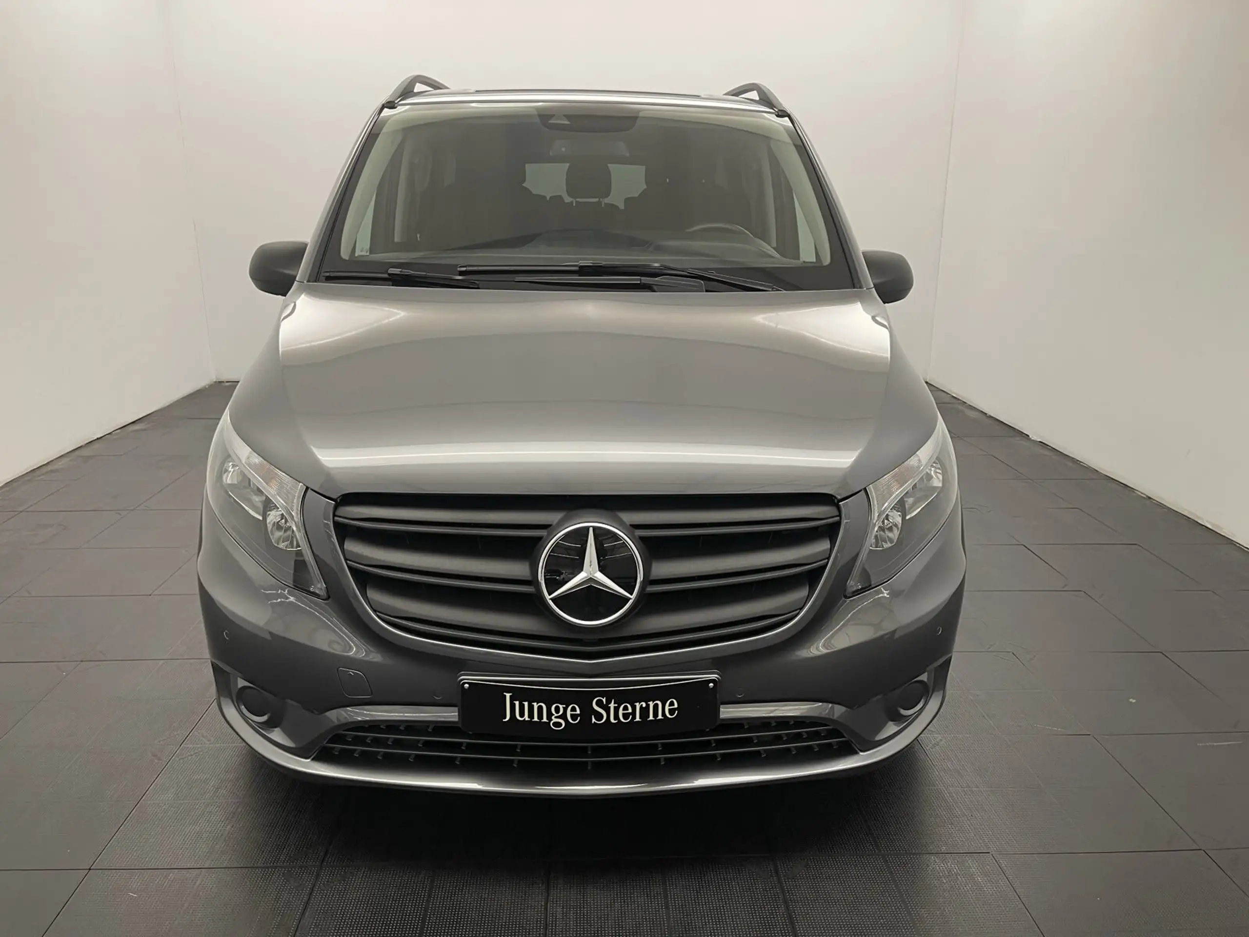 Mercedes-Benz - Vito