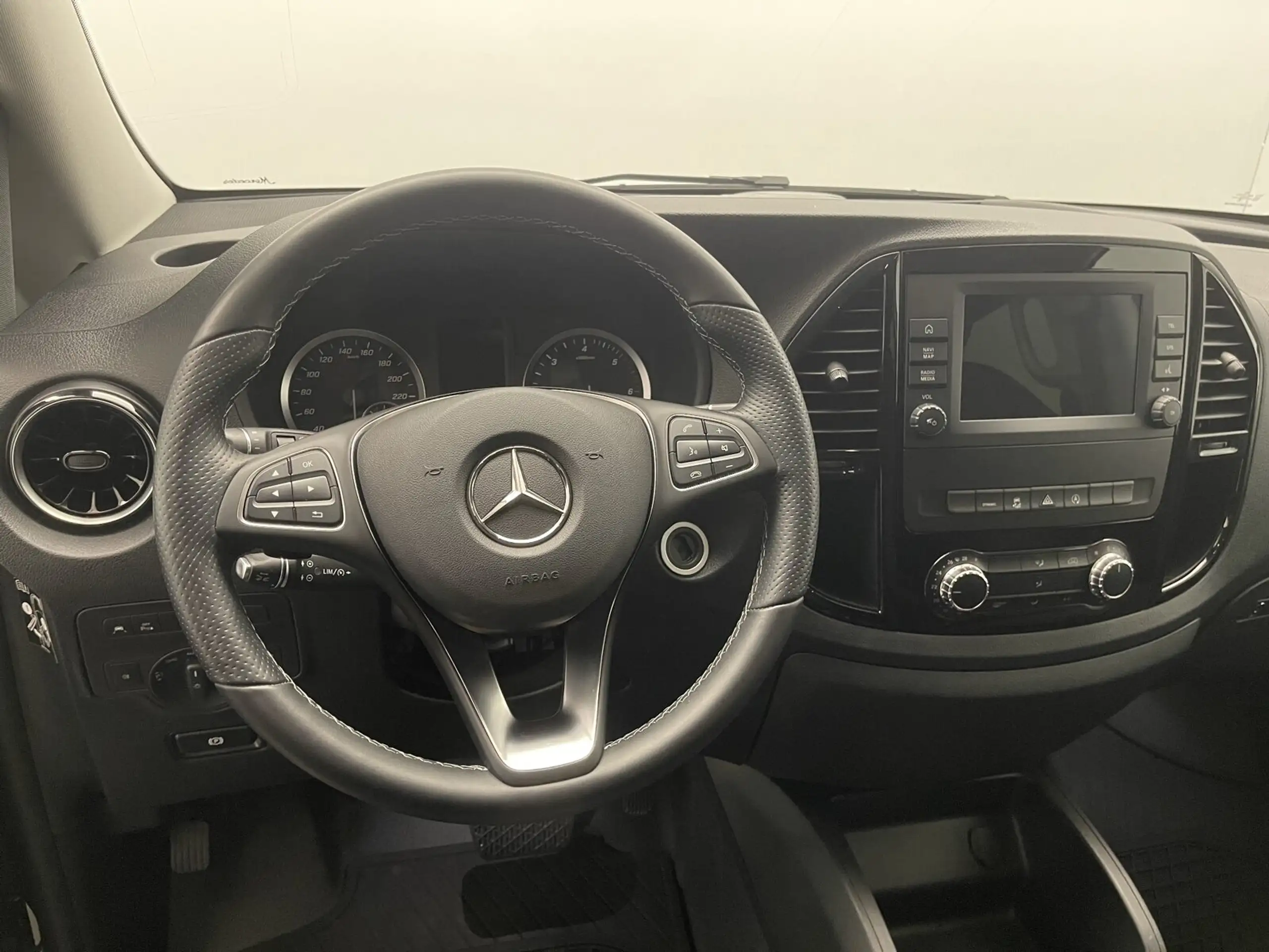 Mercedes-Benz - Vito