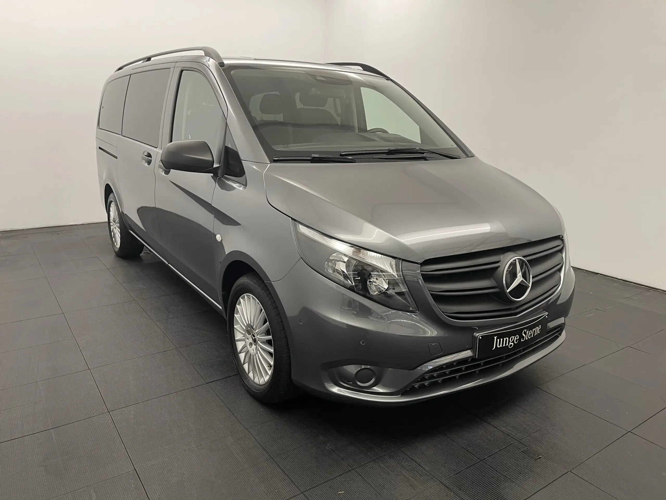 Mercedes-Benz - Vito