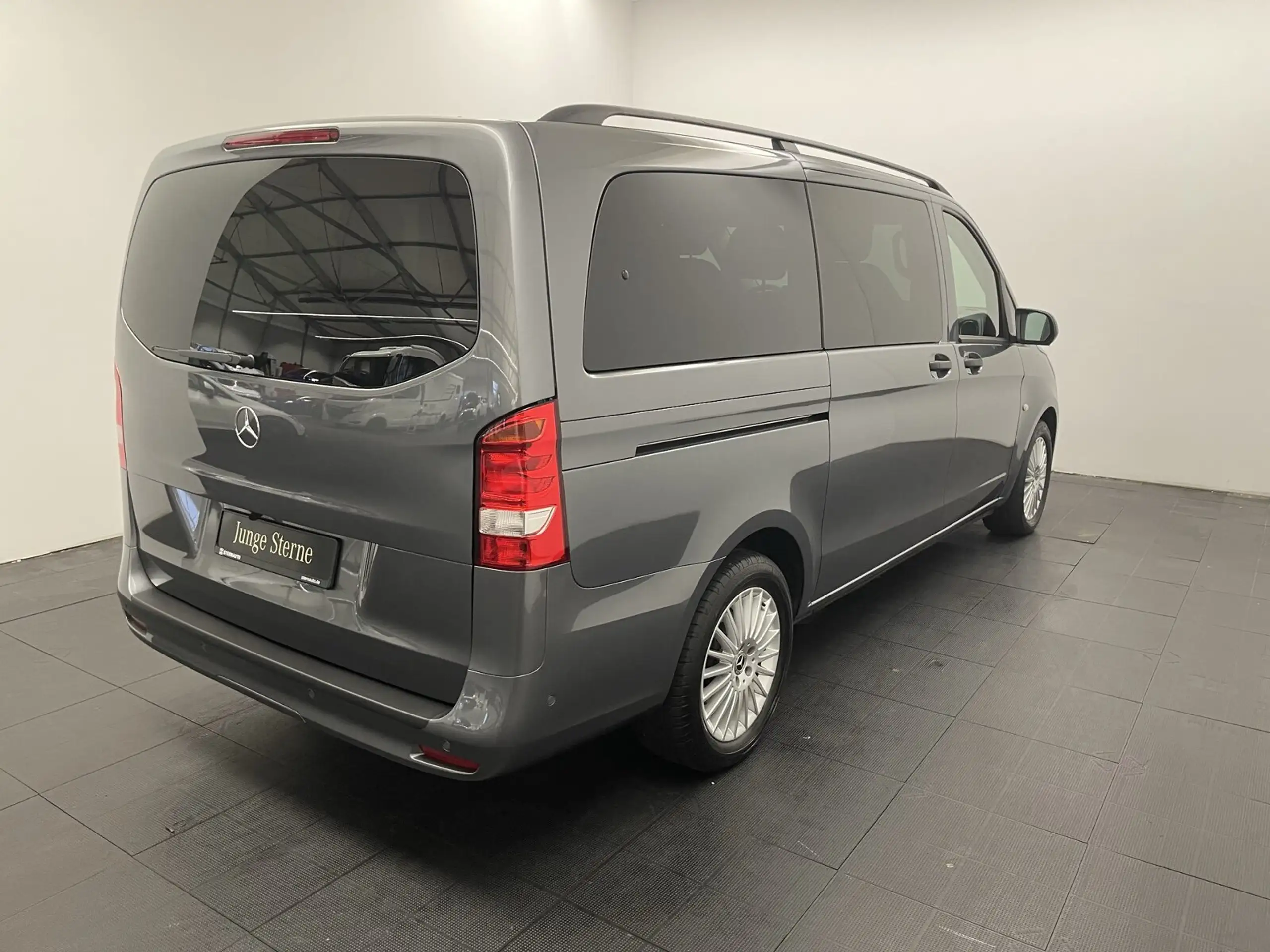 Mercedes-Benz - Vito