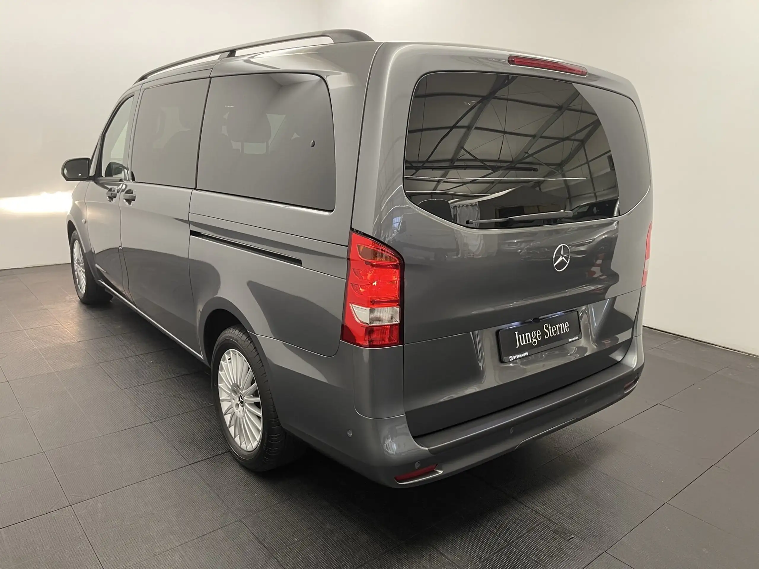 Mercedes-Benz - Vito