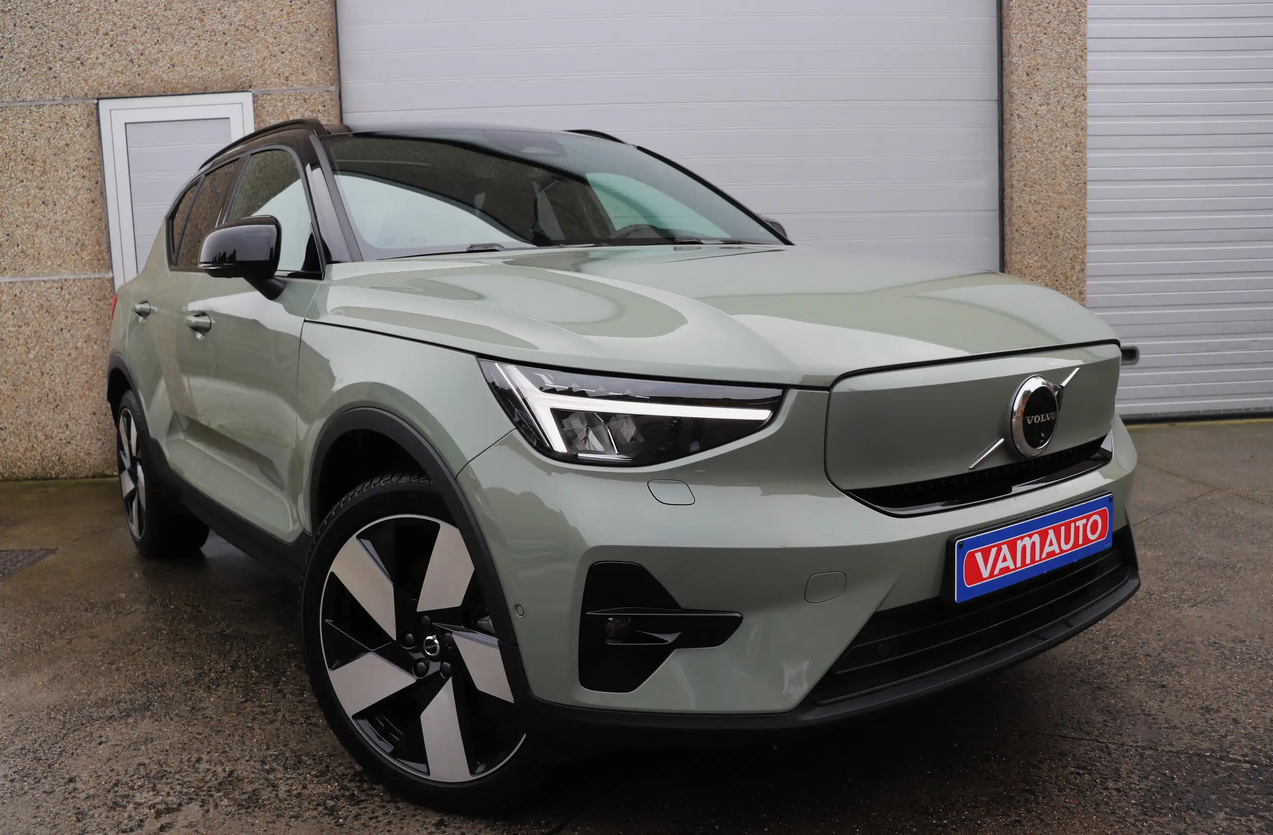 Volvo - XC40