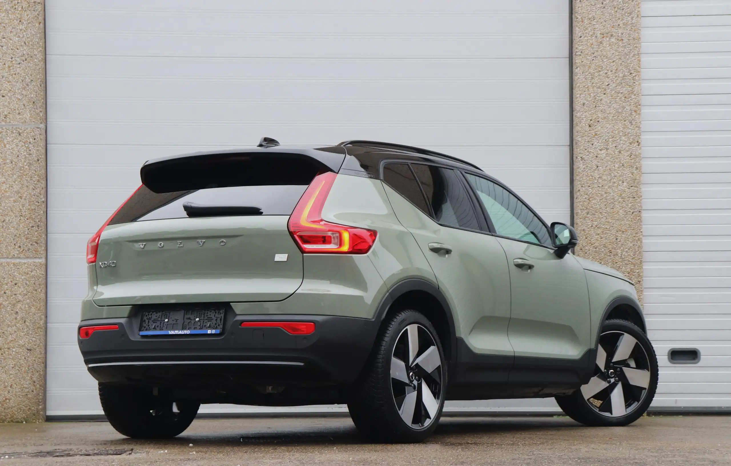 Volvo - XC40