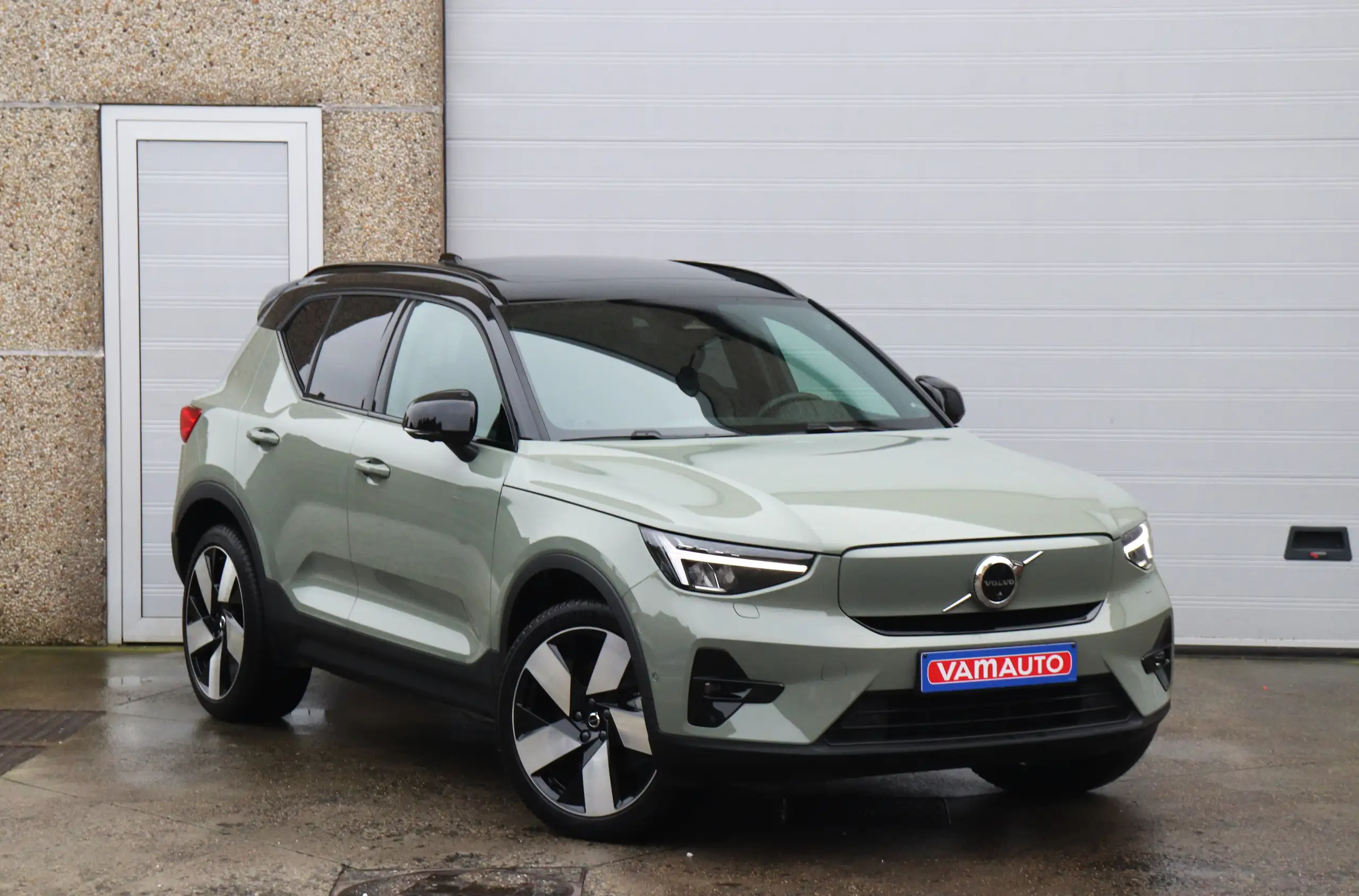 Volvo - XC40