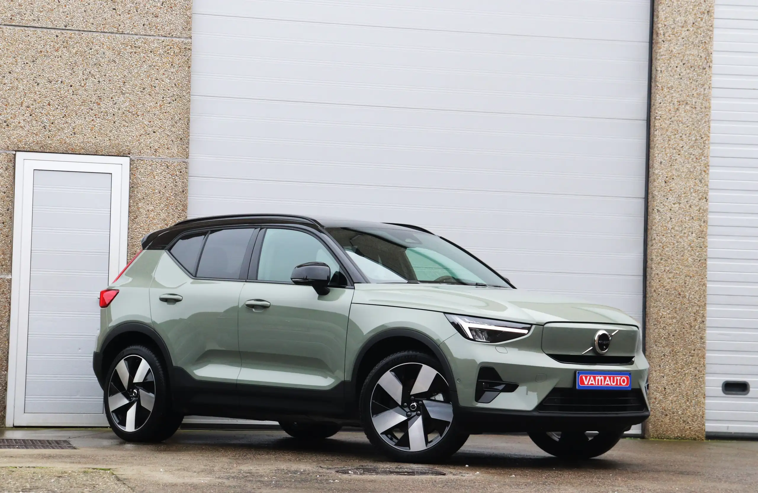 Volvo - XC40