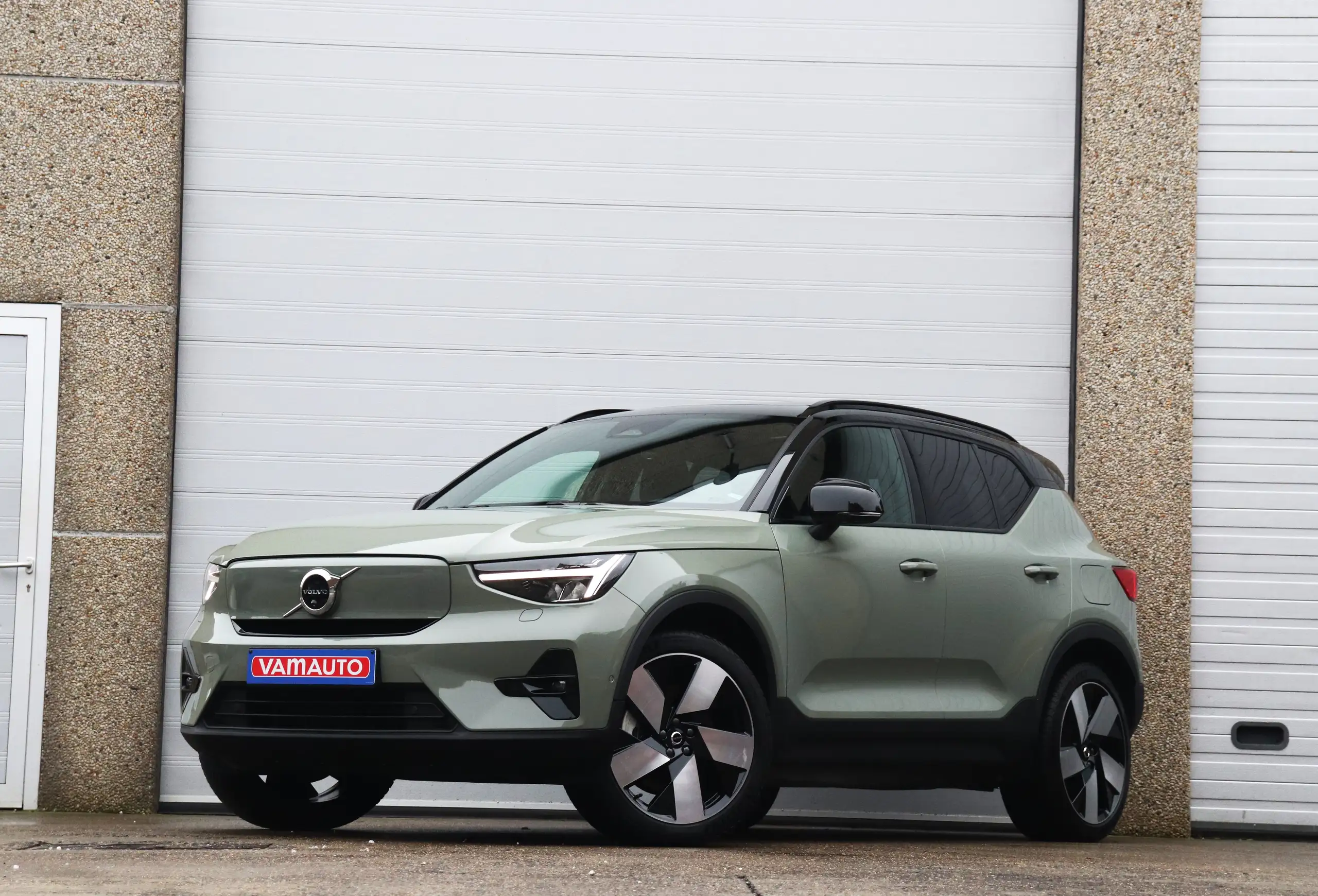 Volvo - XC40