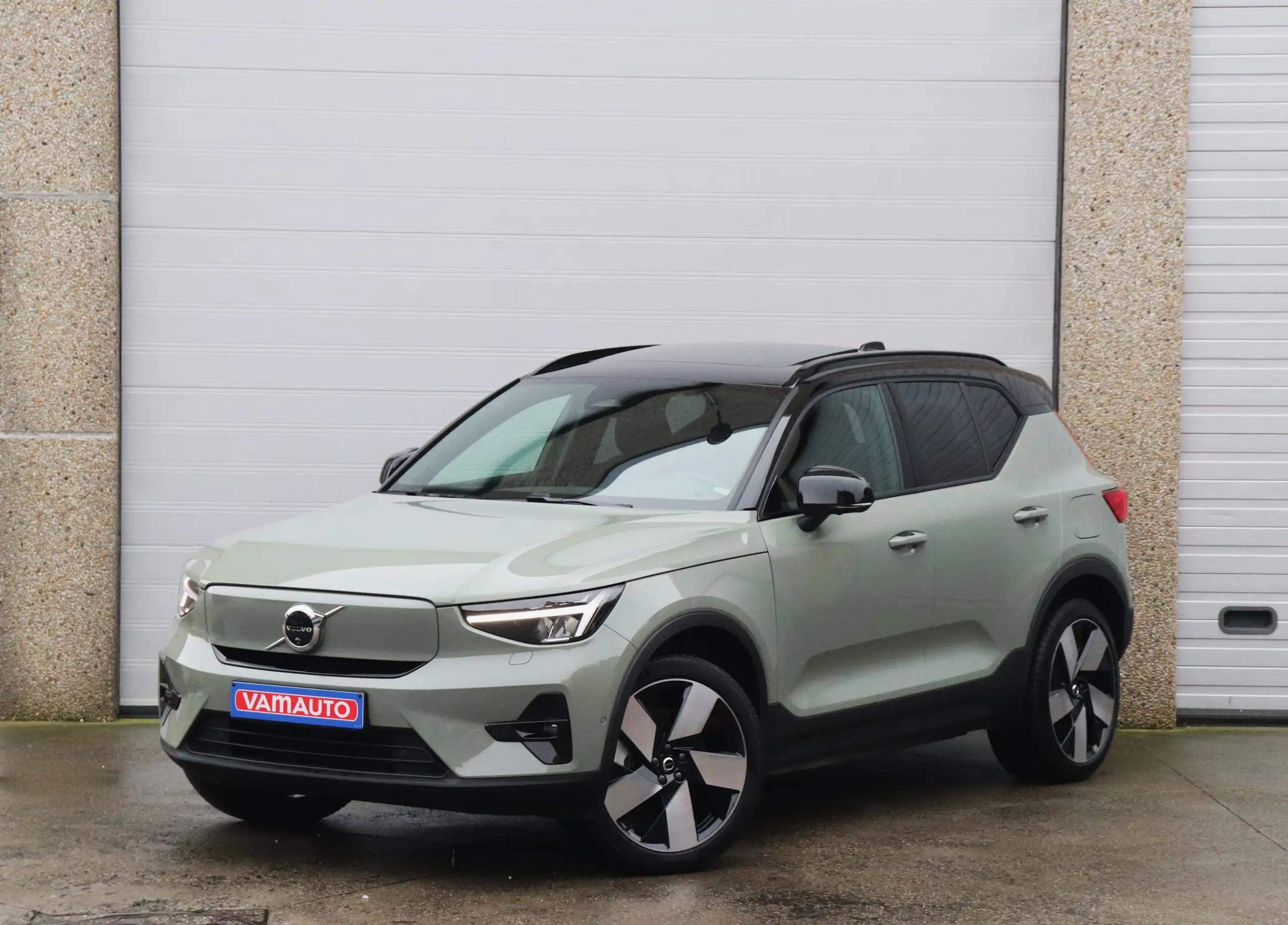 Volvo - XC40