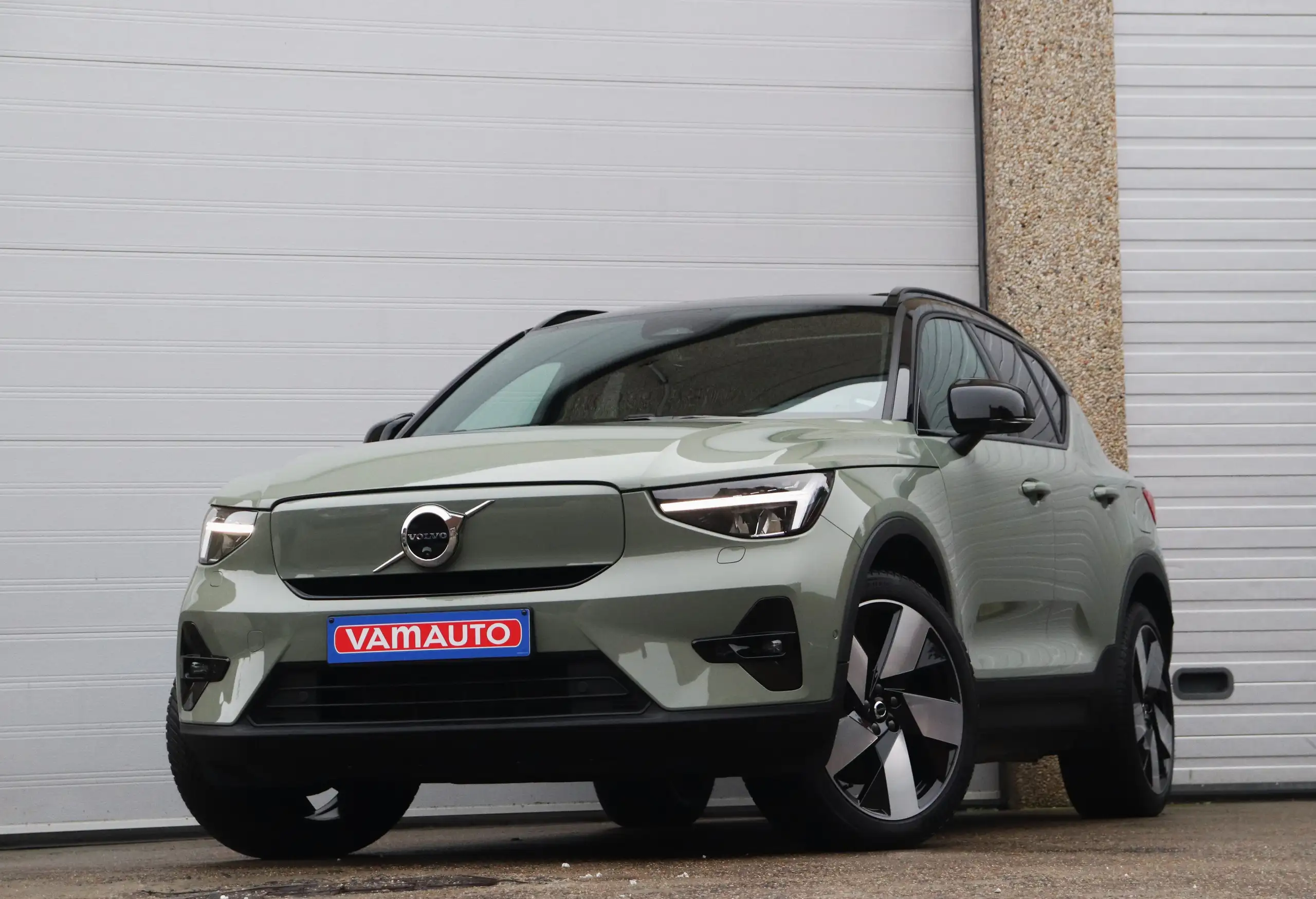 Volvo - XC40