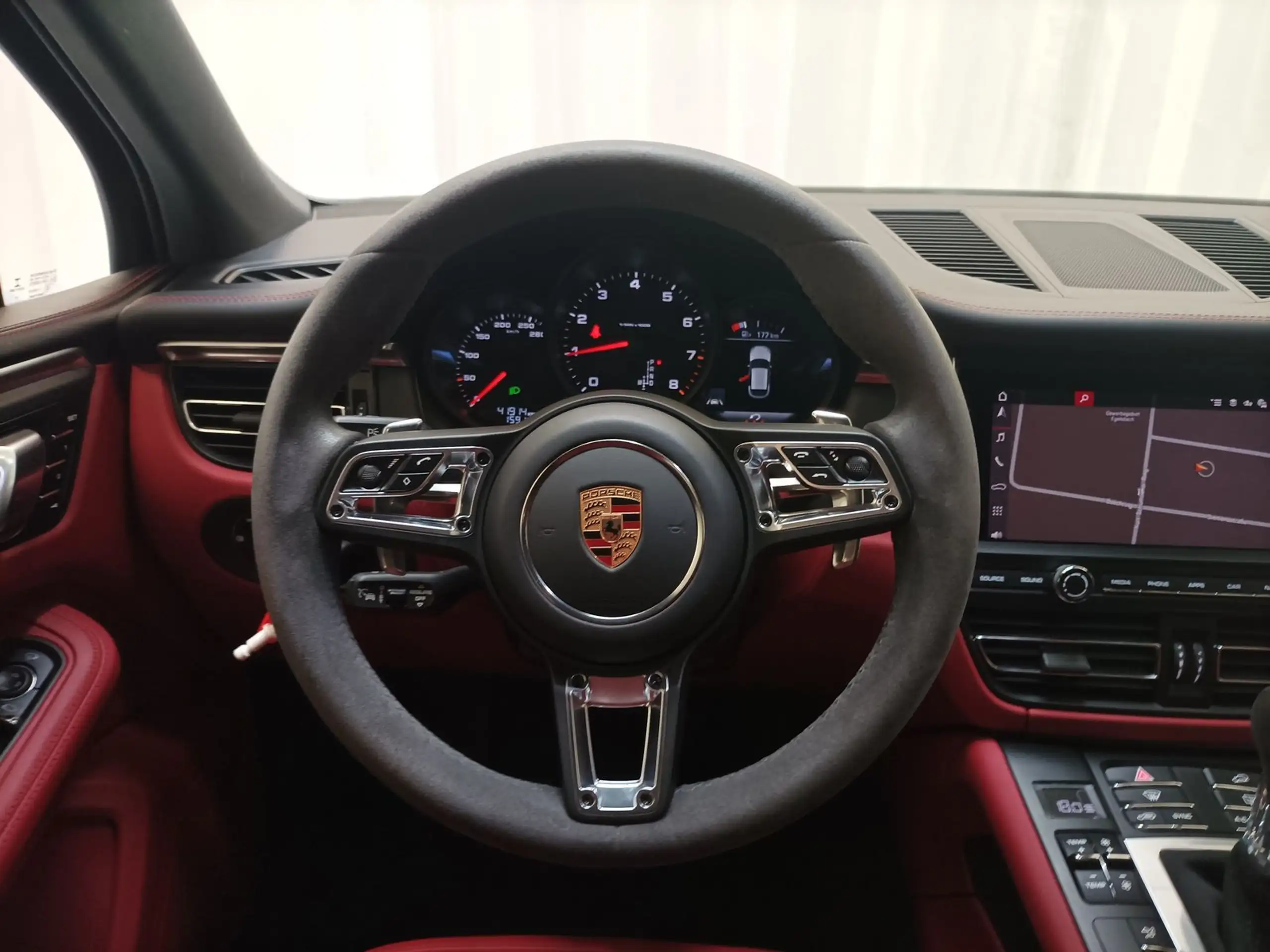 Porsche - Macan