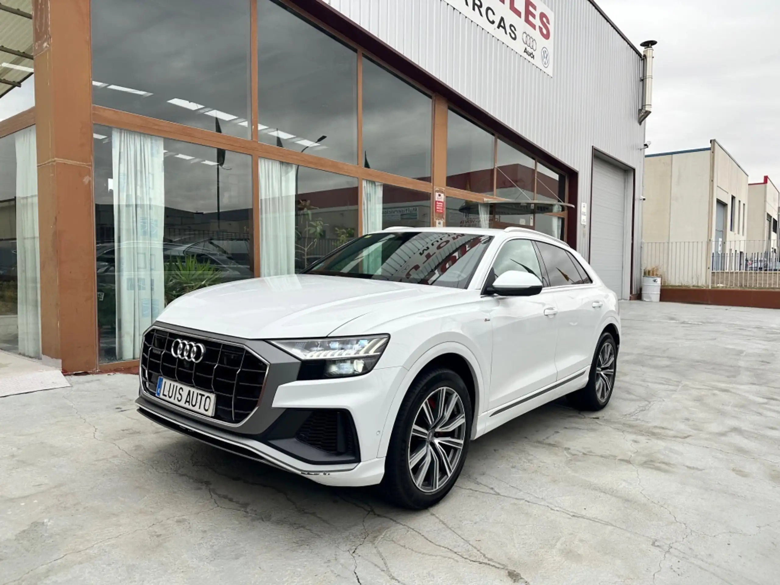 Audi - Q8