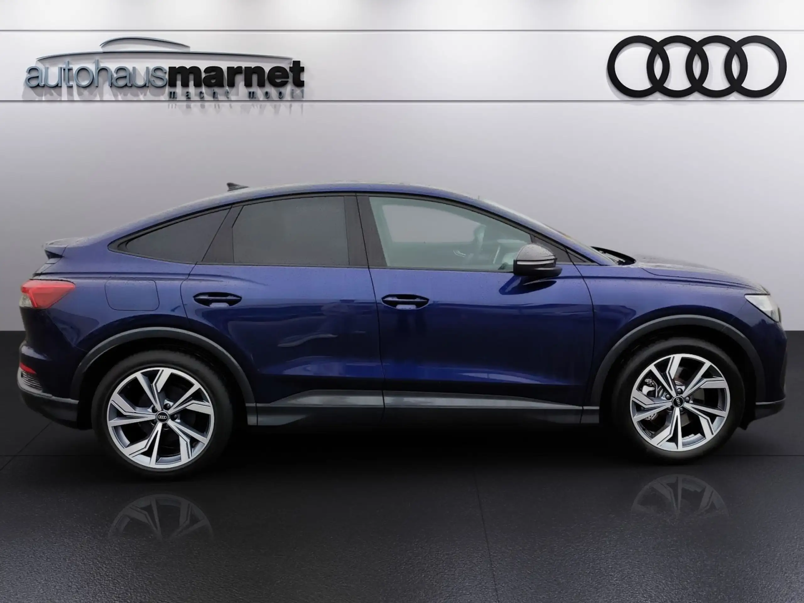 Audi - Q4 e-tron