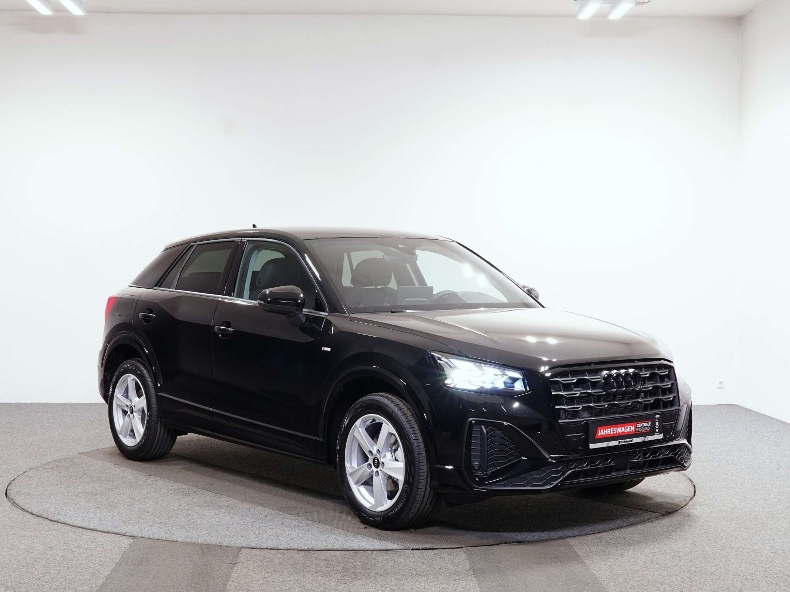 Audi - Q2