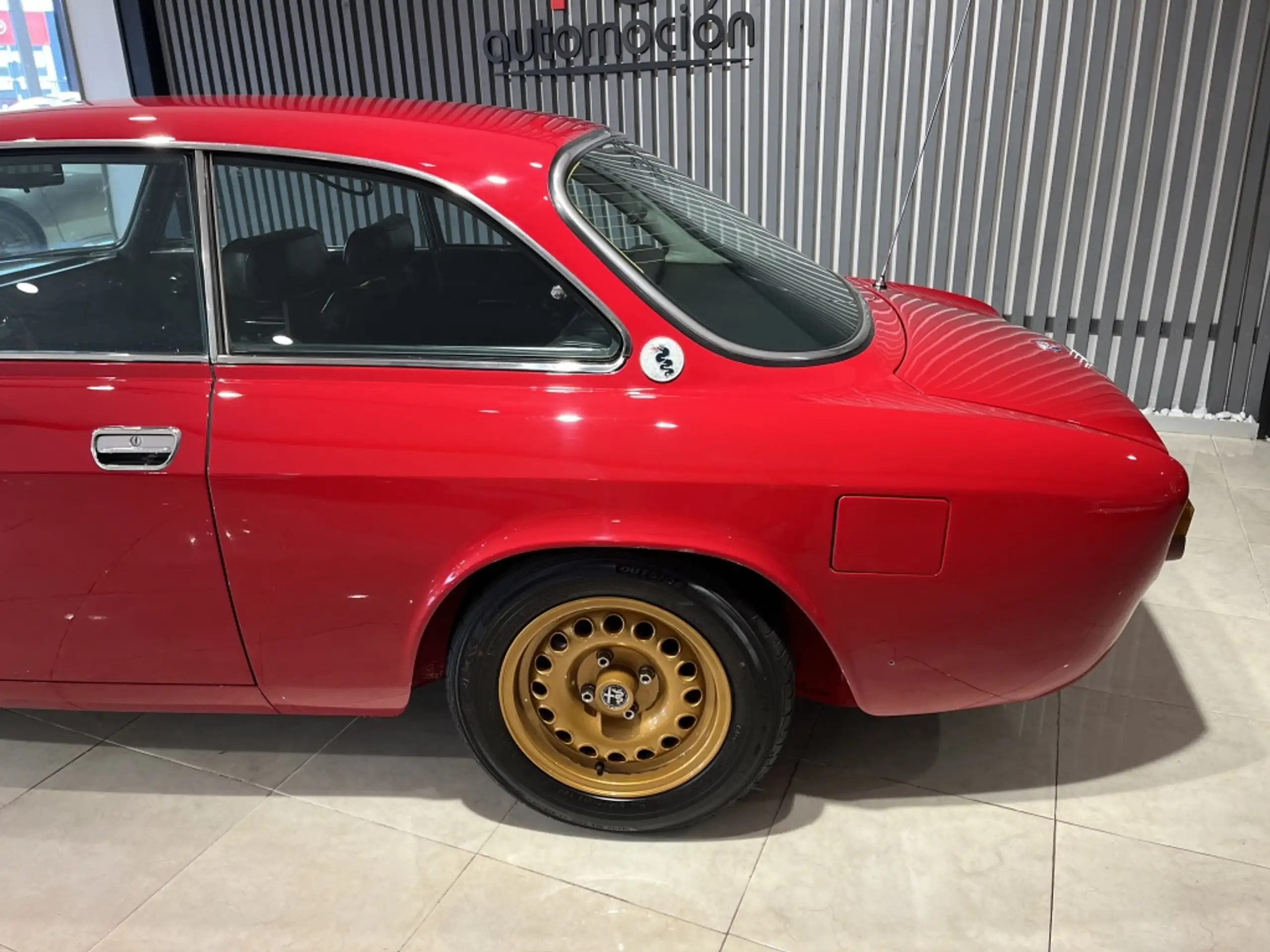 Alfa Romeo - 2000