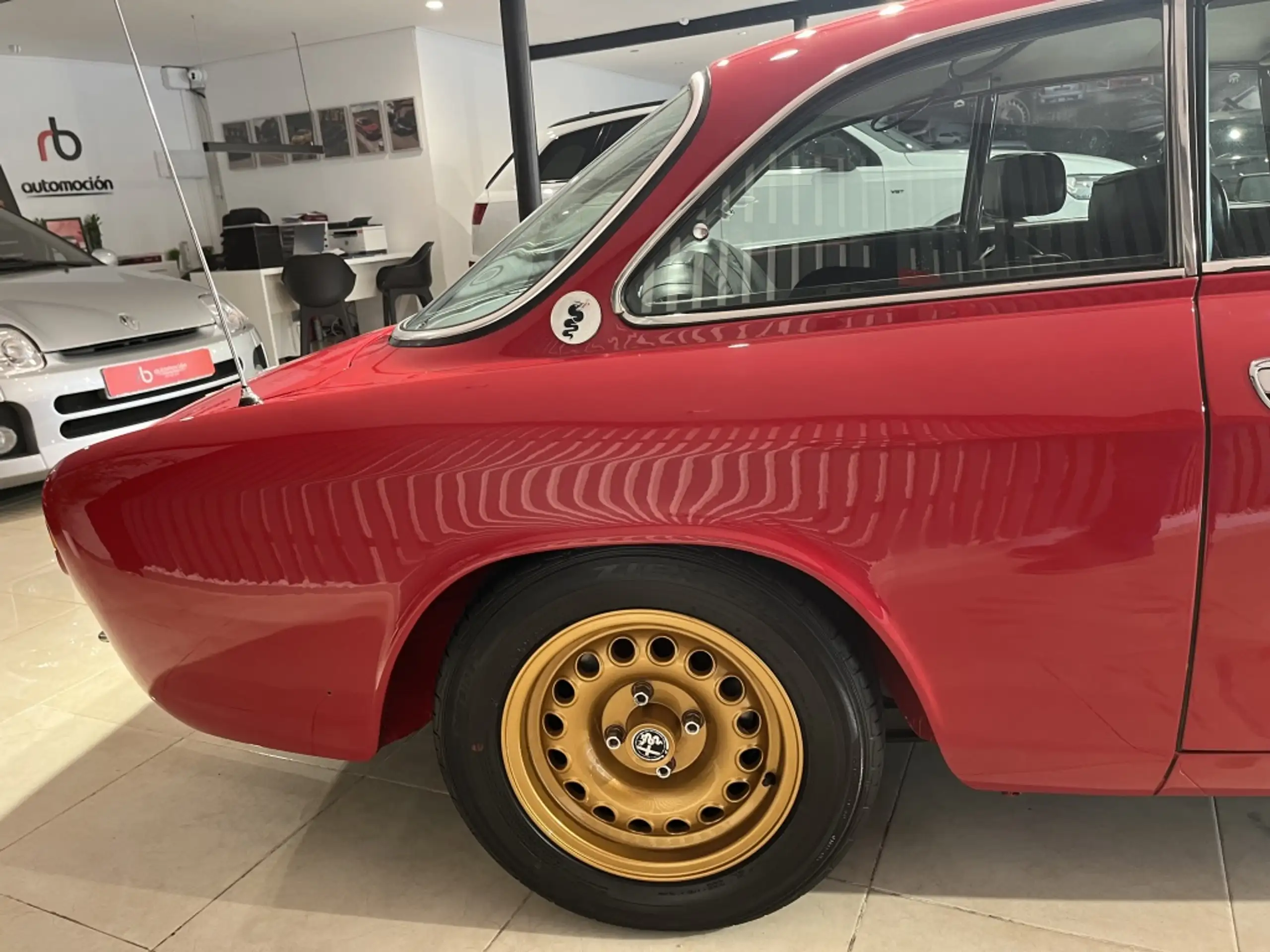 Alfa Romeo - 2000