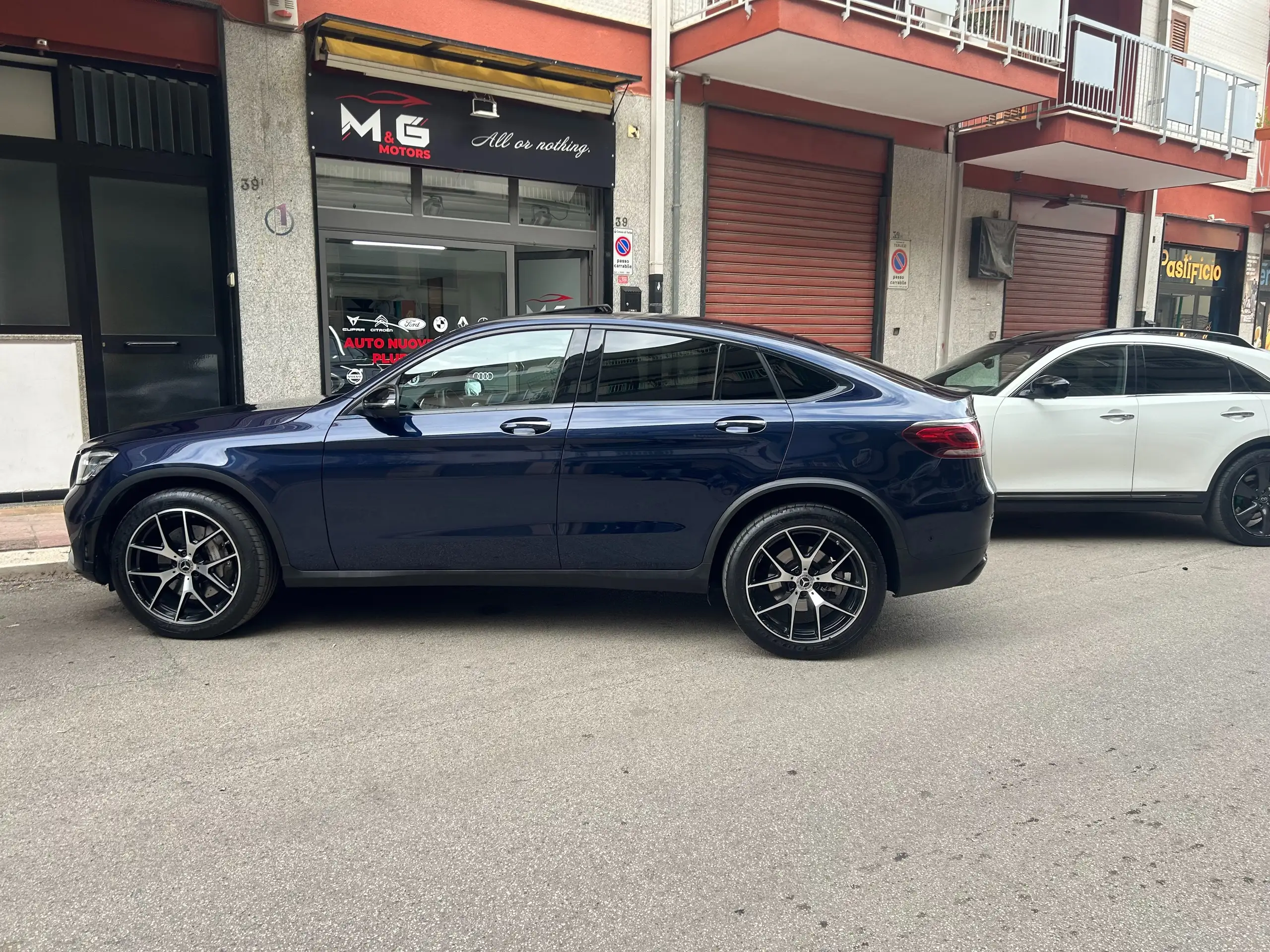 Mercedes-Benz - GLC 300