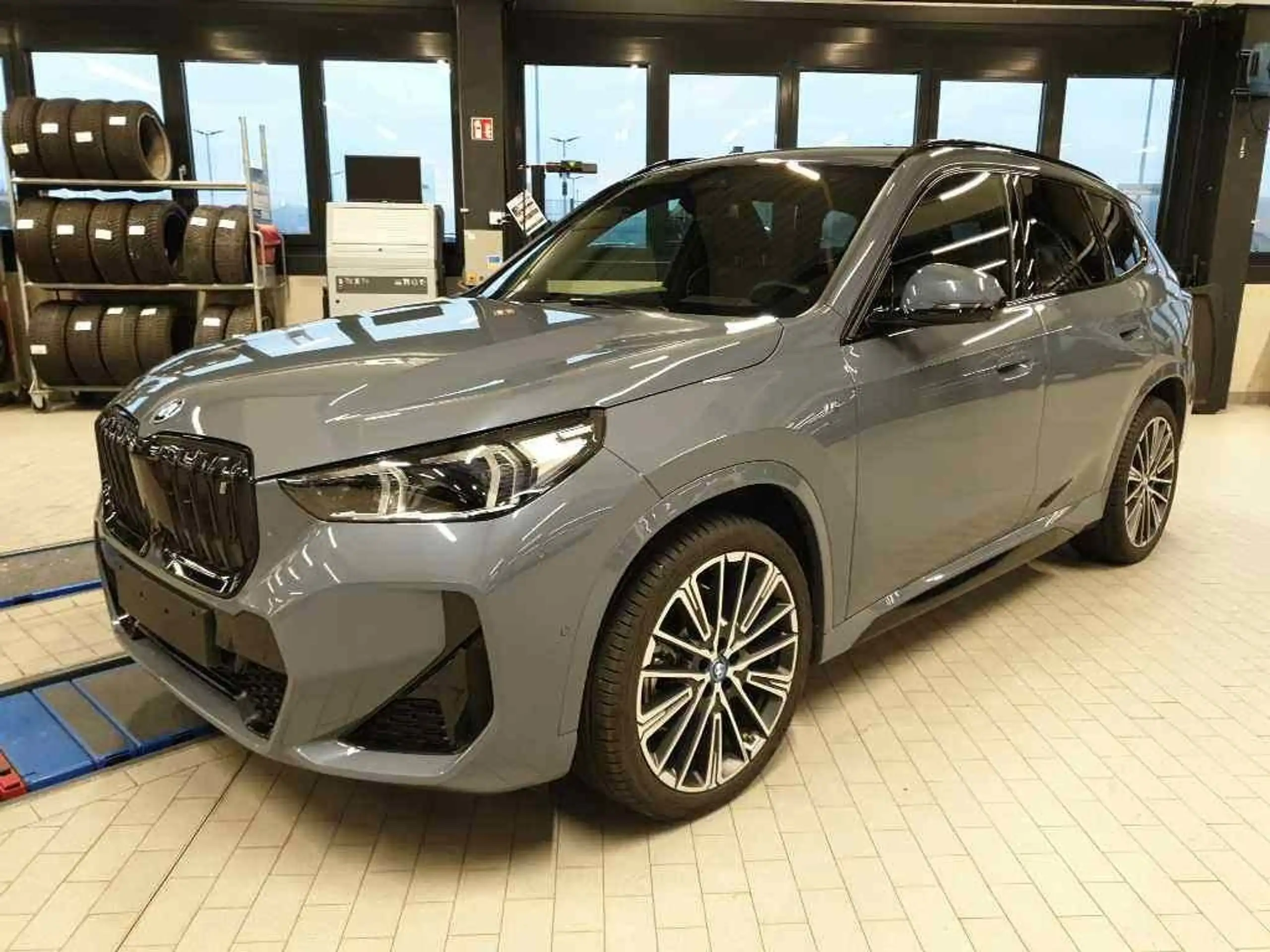 BMW iX1 2023