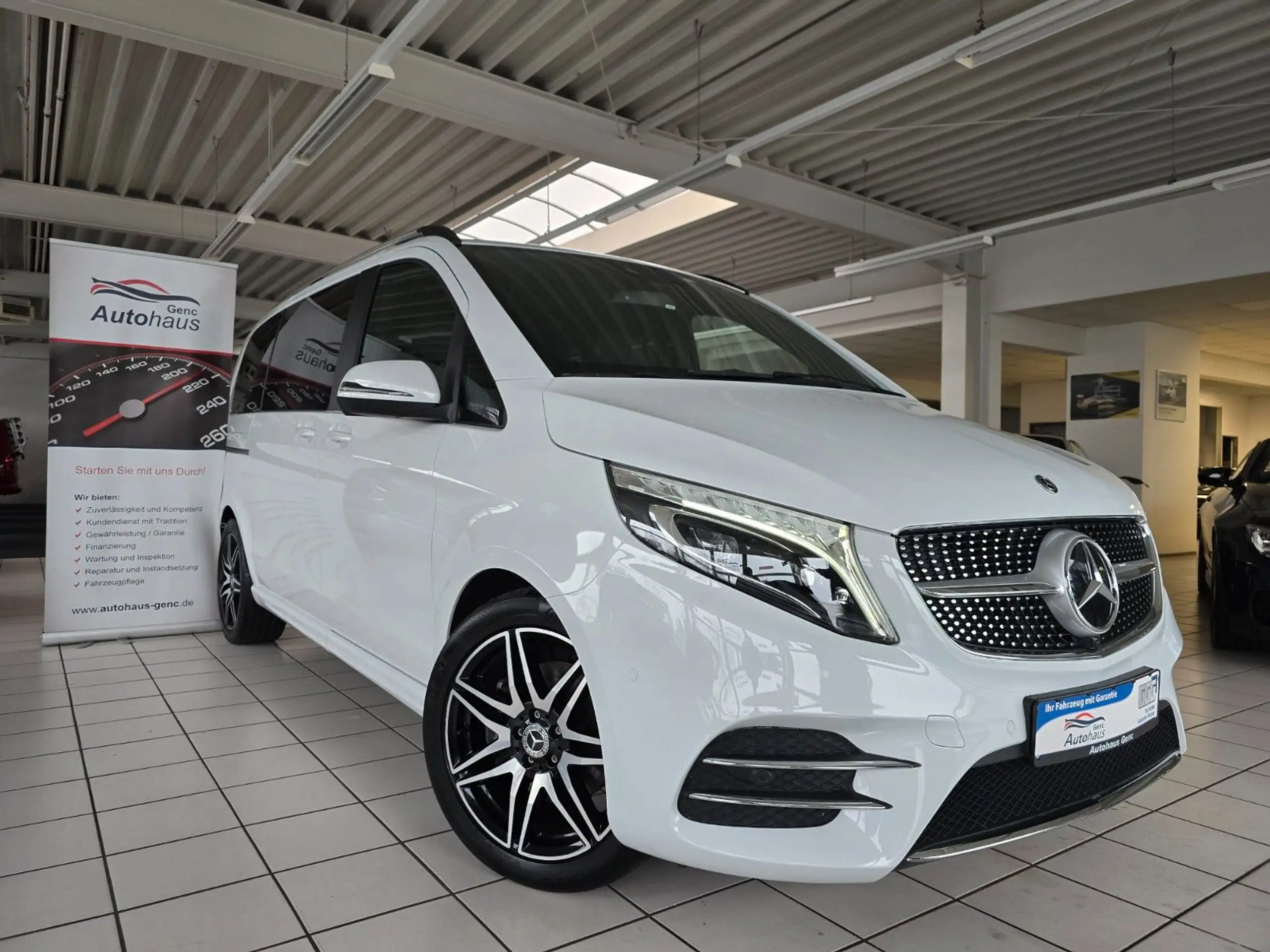 Mercedes-Benz - V 300