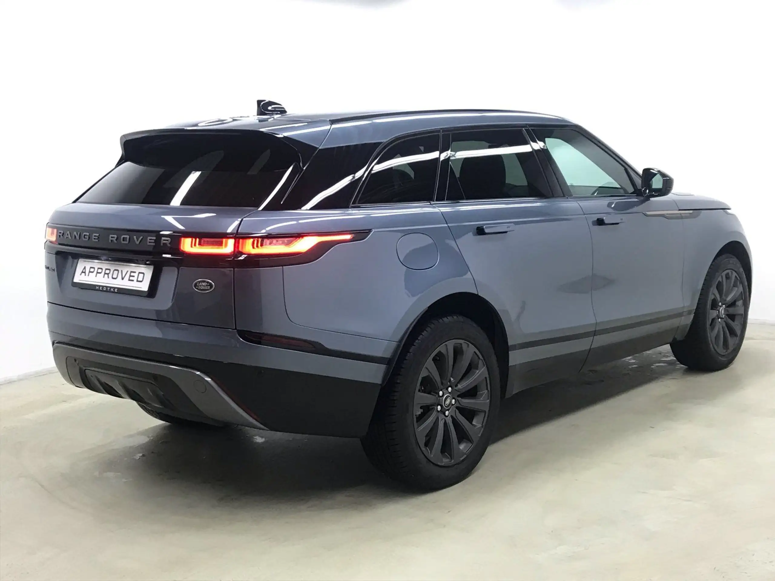 Land Rover - Range Rover Velar