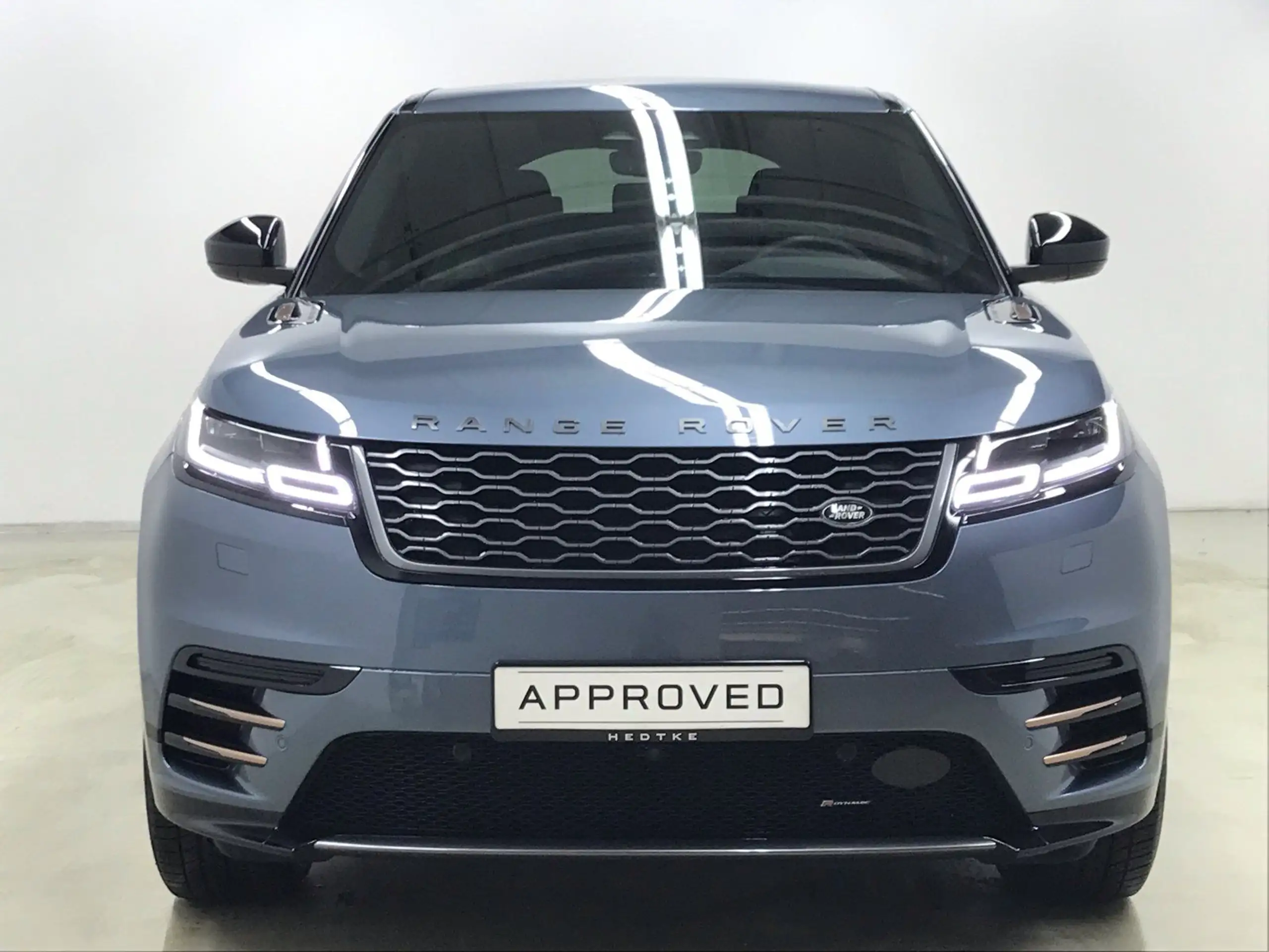 Land Rover - Range Rover Velar