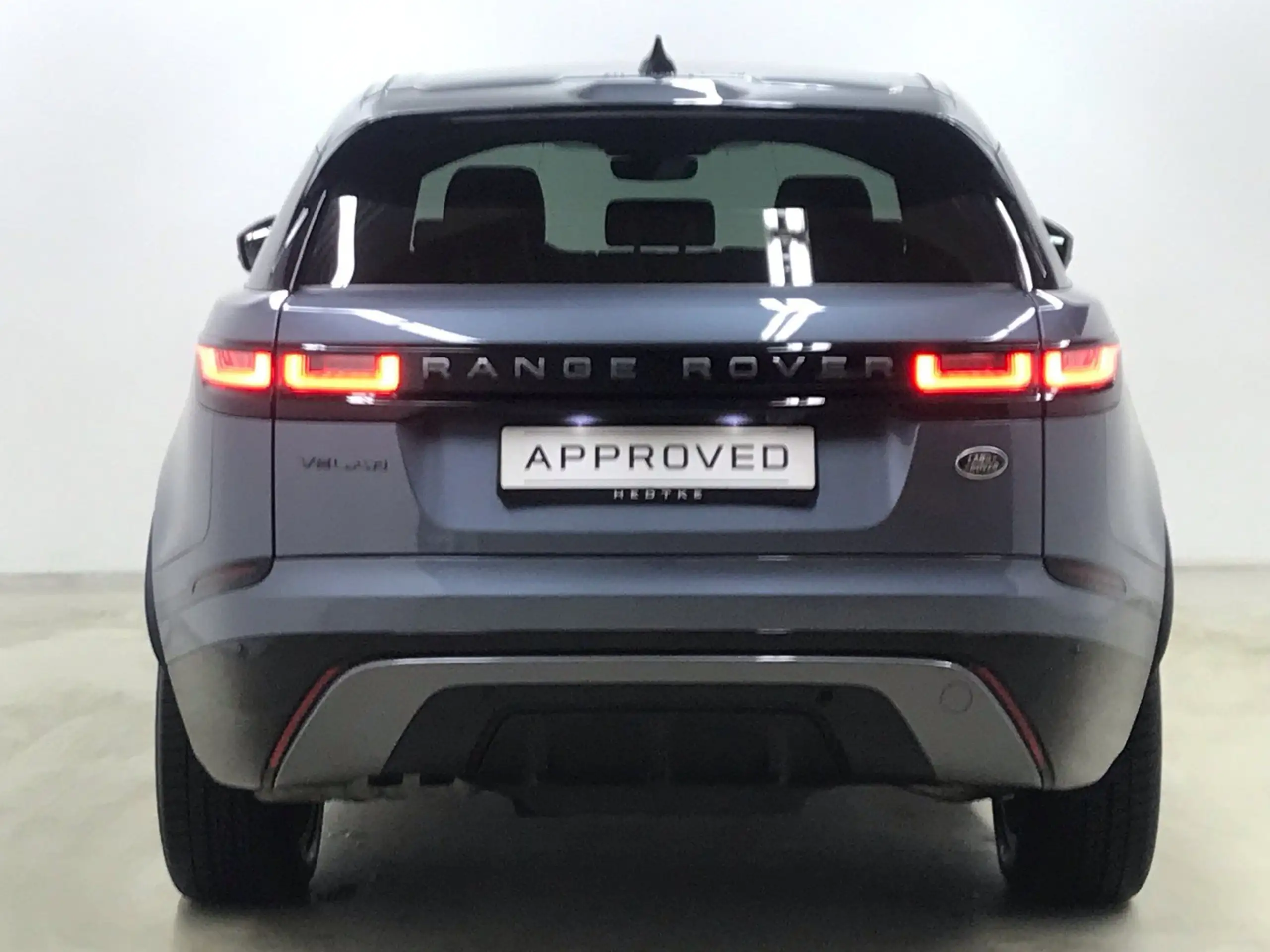 Land Rover - Range Rover Velar