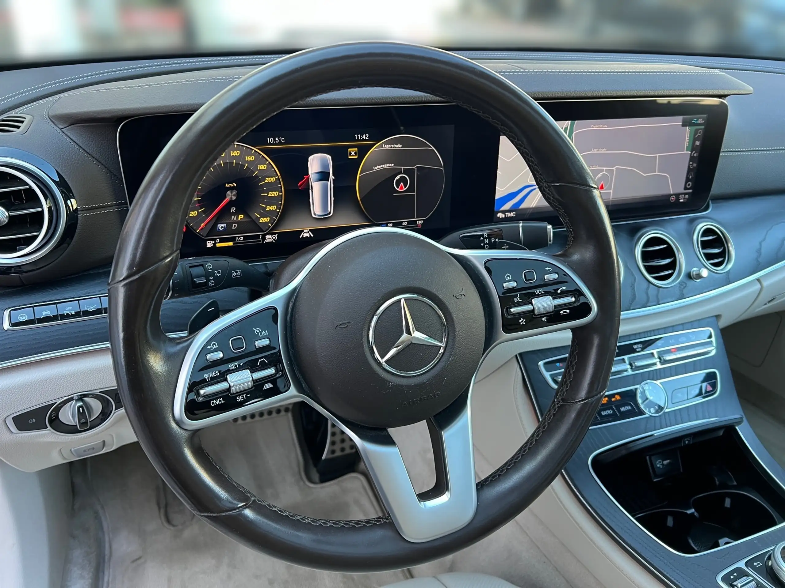 Mercedes-Benz - E 400