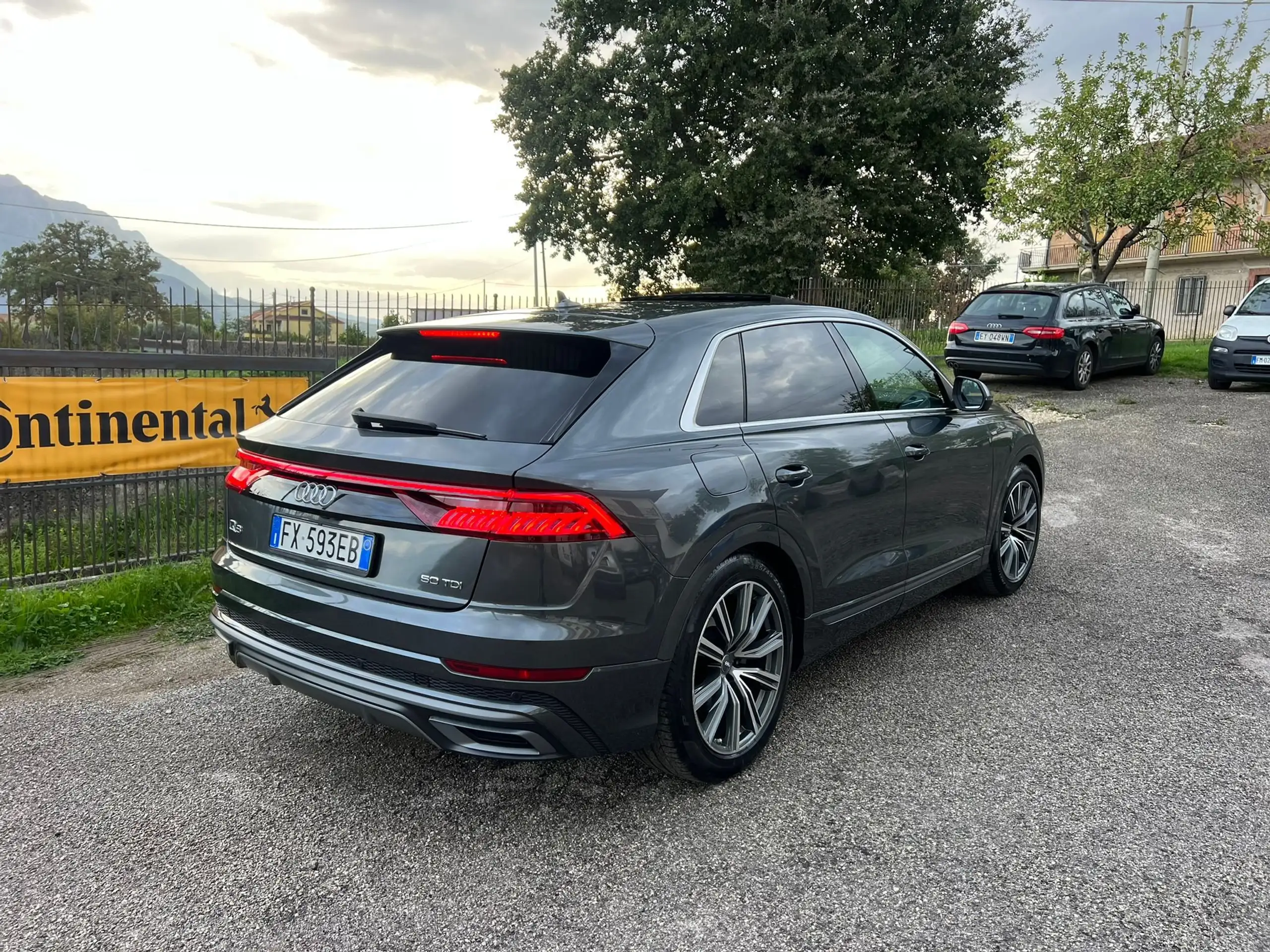 Audi - Q8